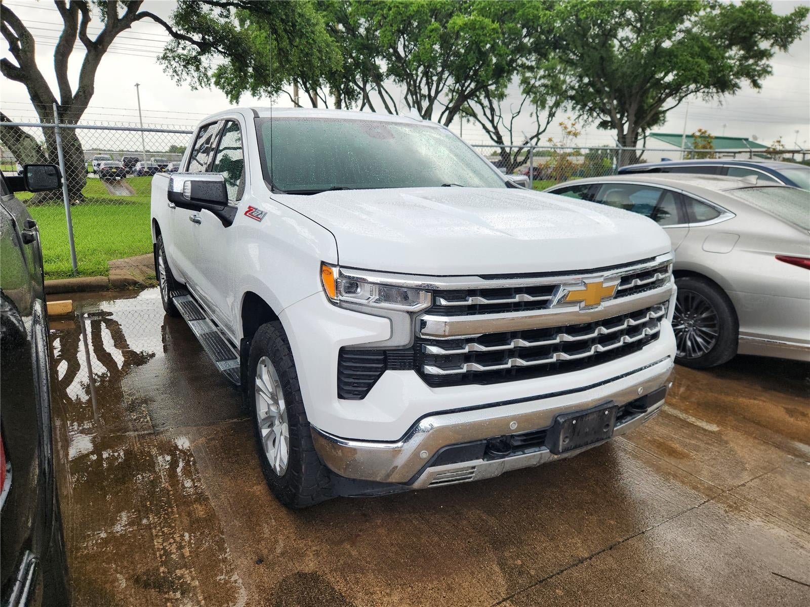 2023 Chevrolet SILVERADO 1500 4WD Crew Cab Short Bed LTZ