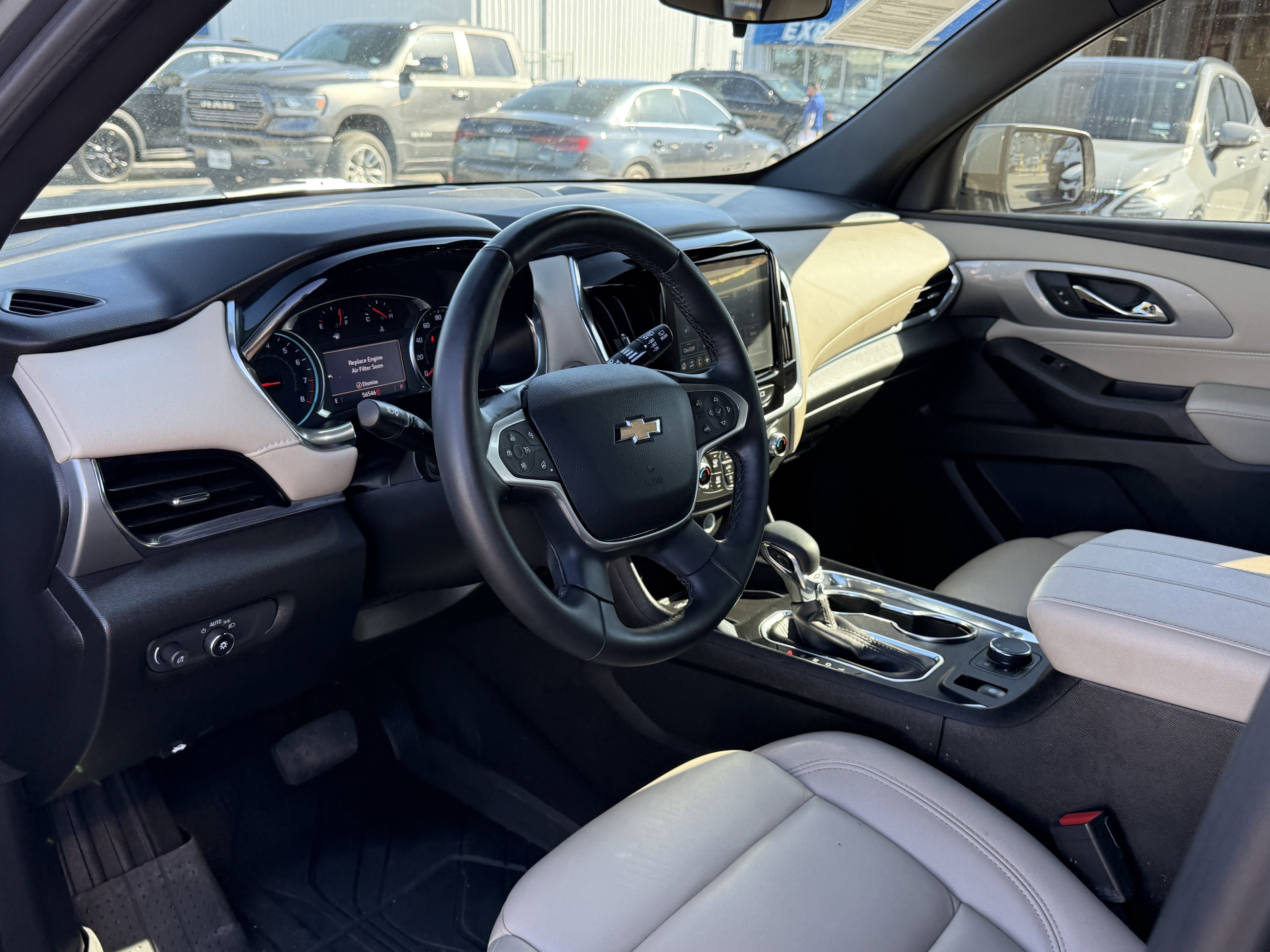 2023 Chevrolet Traverse FWD LT Leather