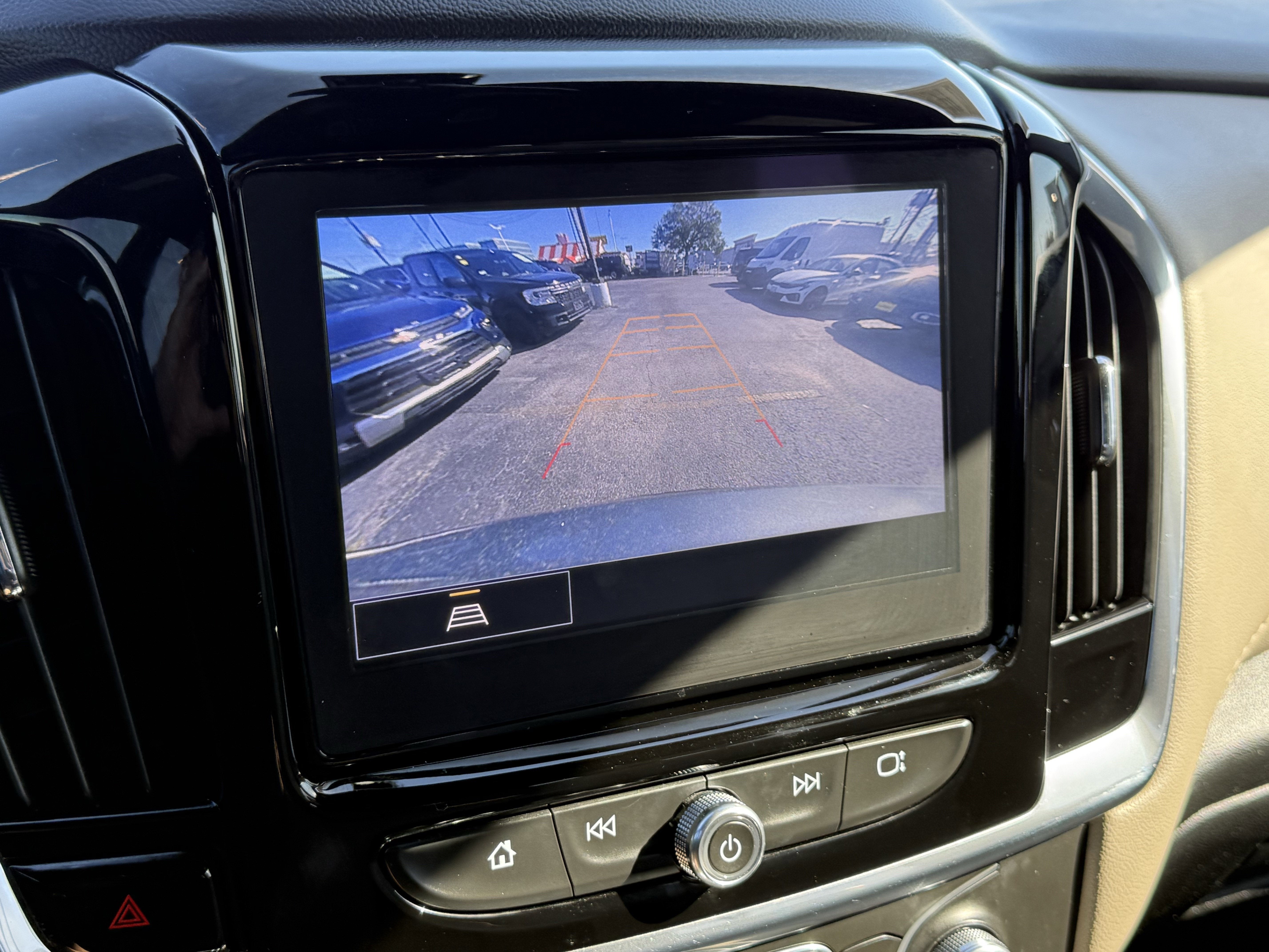 2023 Chevrolet Traverse FWD LT Leather