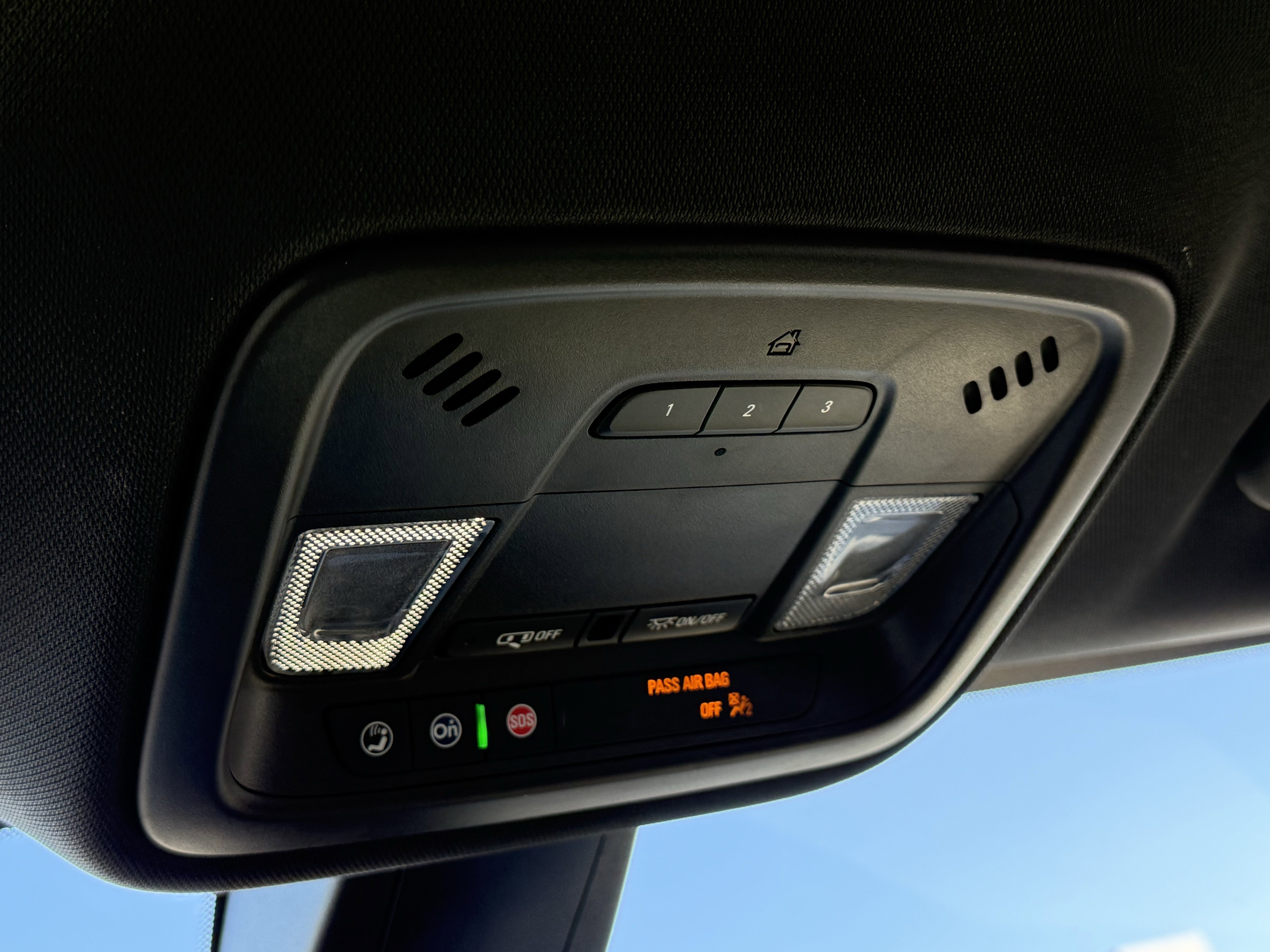 2023 Chevrolet Traverse FWD LT Leather