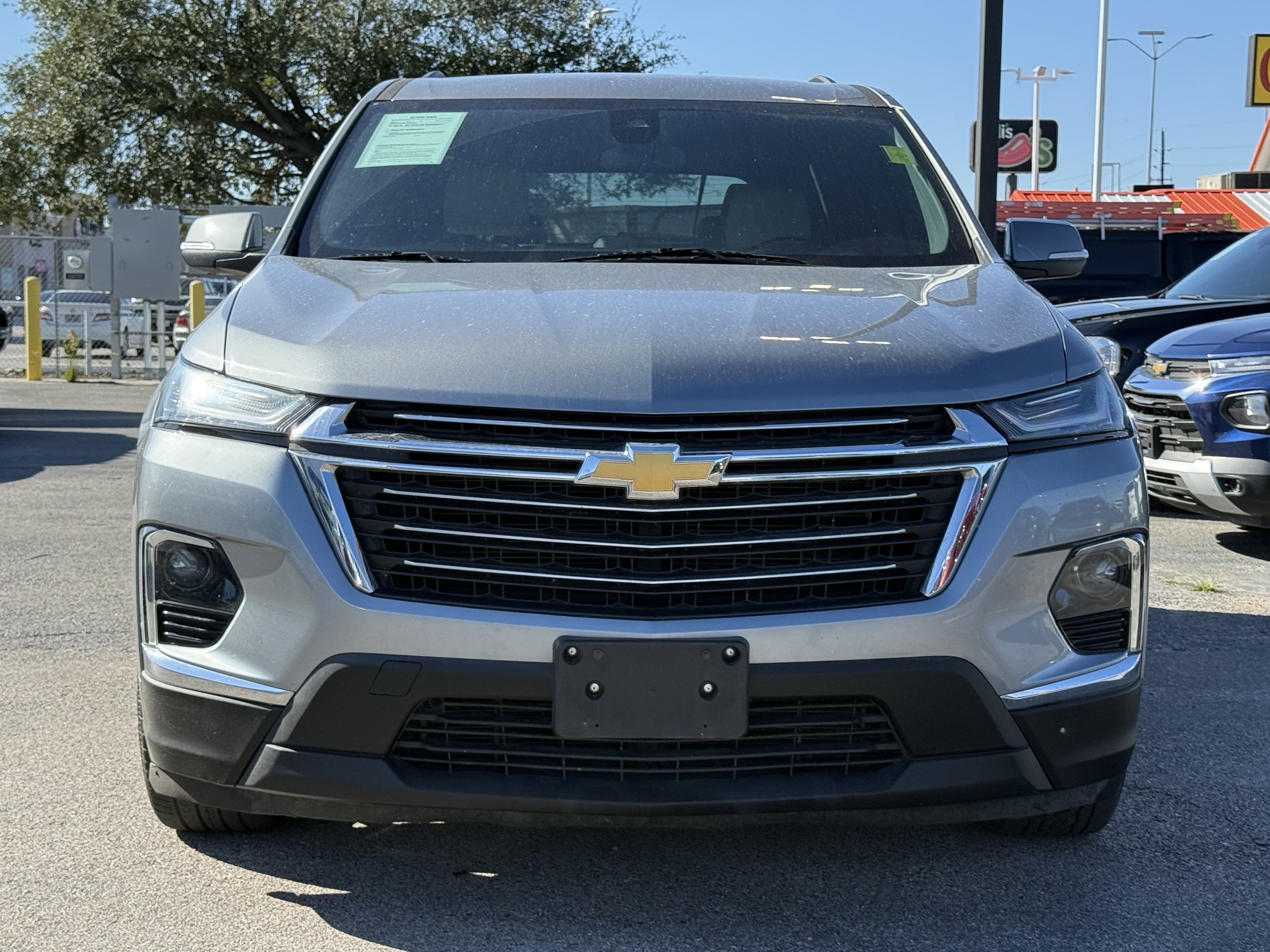 2023 Chevrolet Traverse FWD LT Leather
