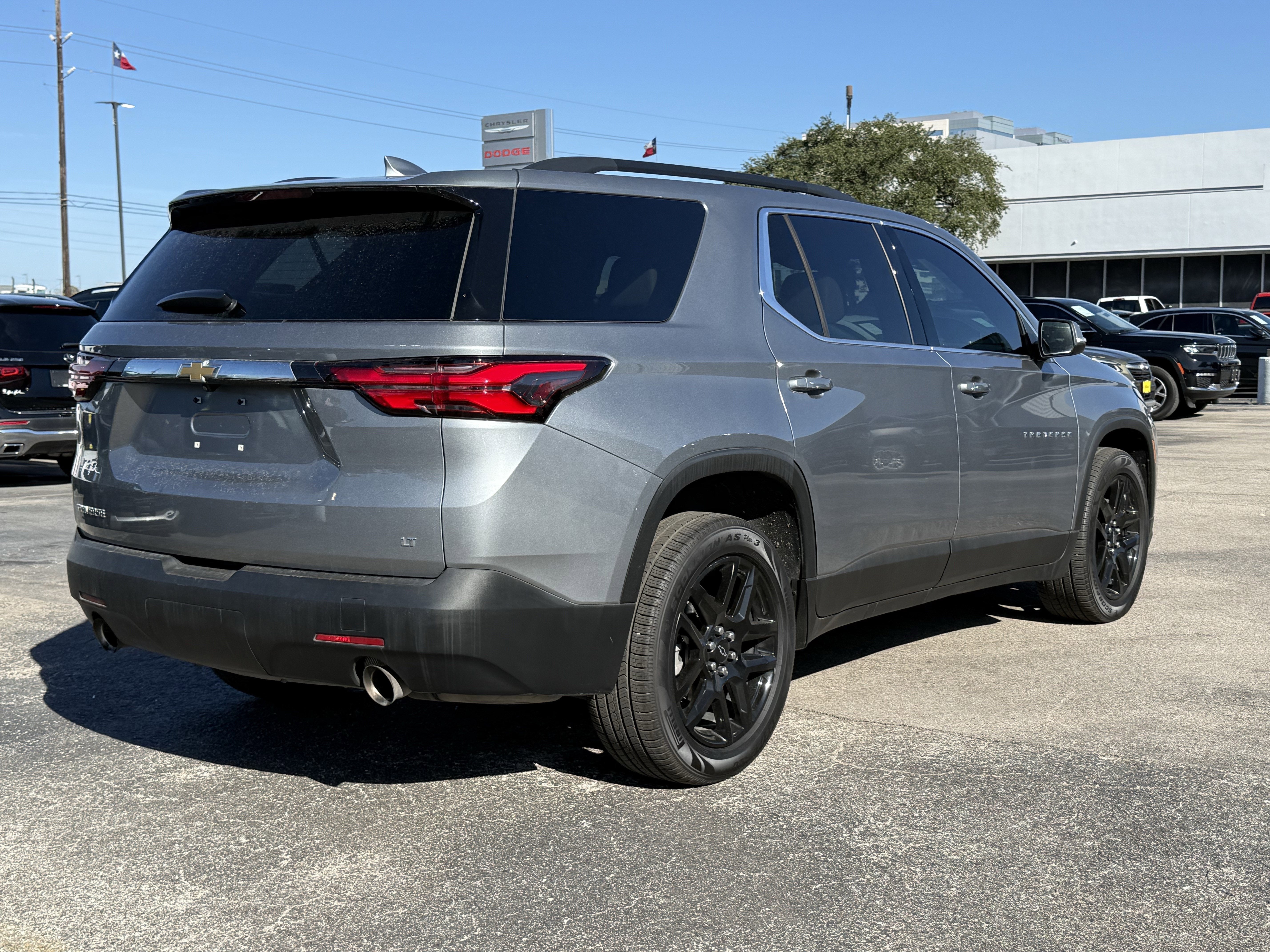 2023 Chevrolet Traverse FWD LT Leather