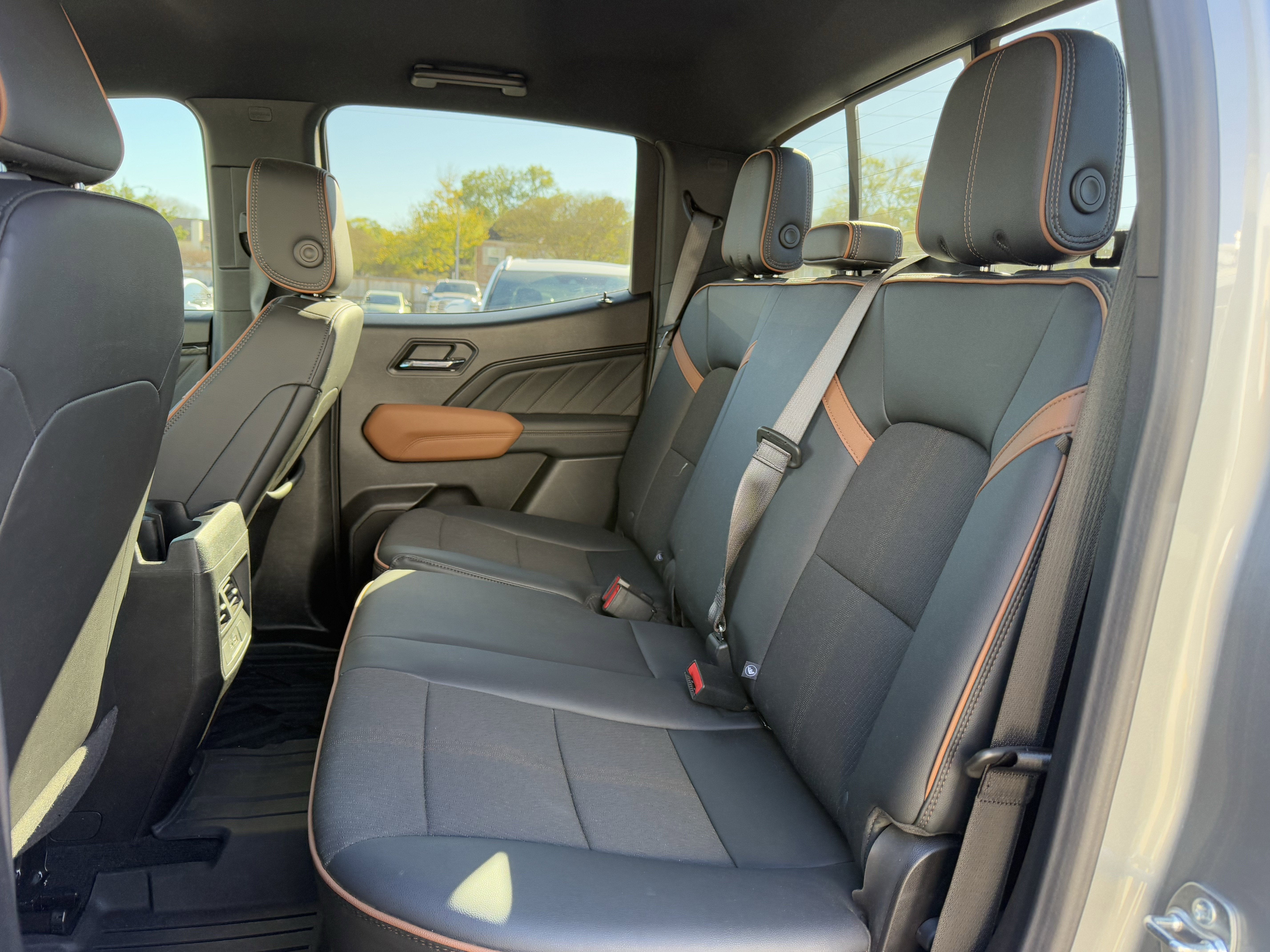 2025 GMC Canyon 4WD AT4