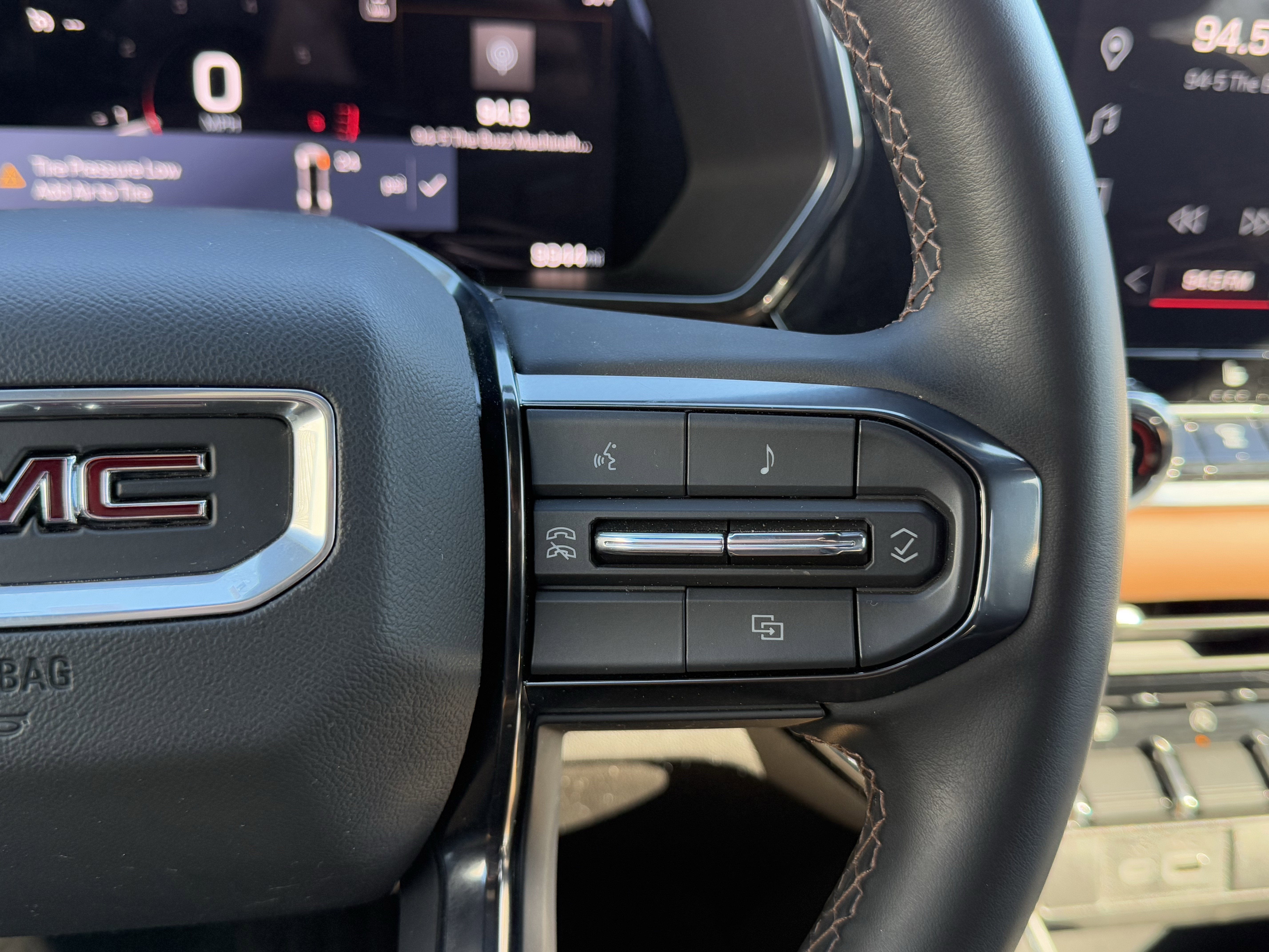 2025 GMC Canyon 4WD AT4