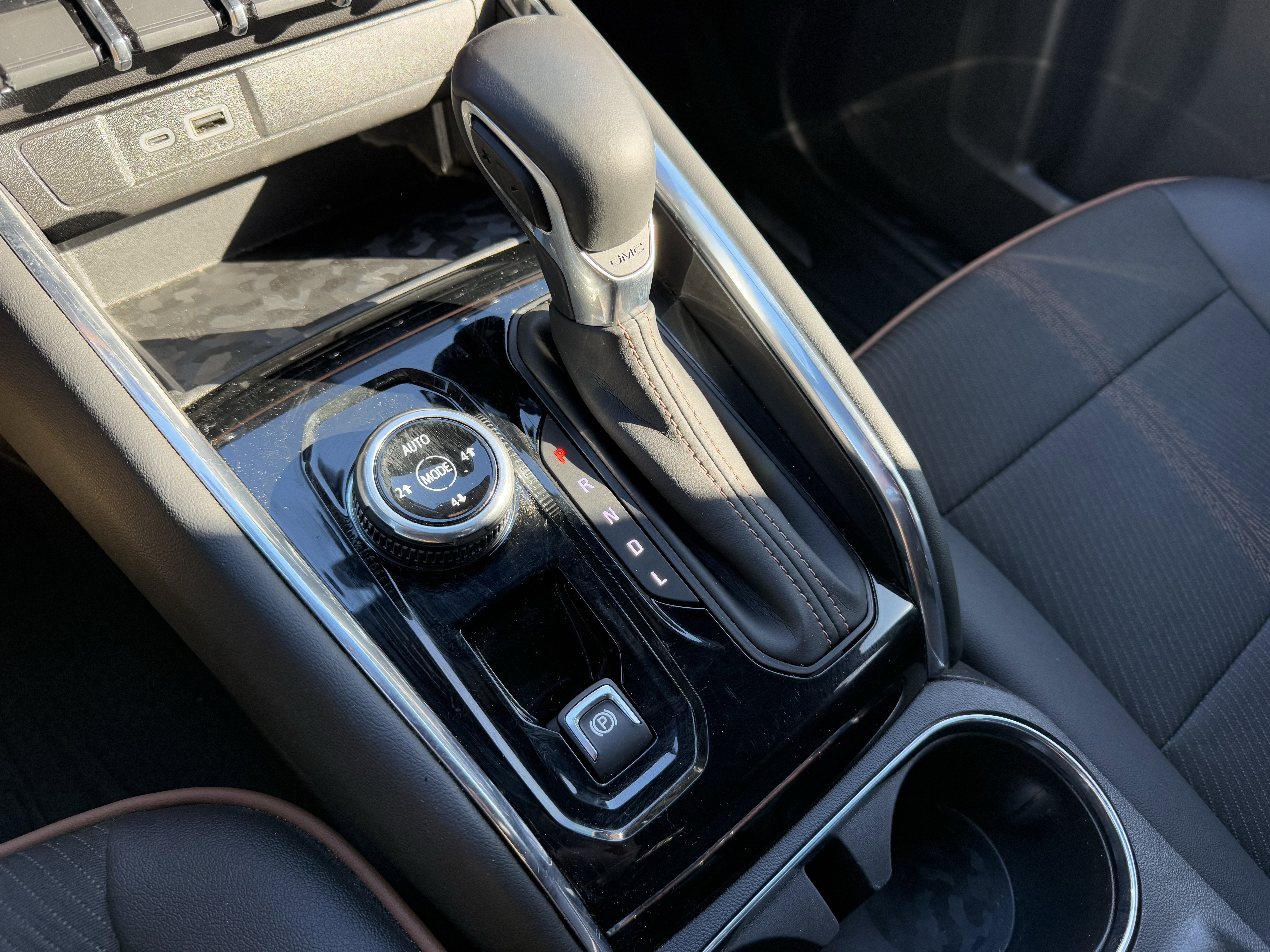 2025 GMC Canyon 4WD AT4