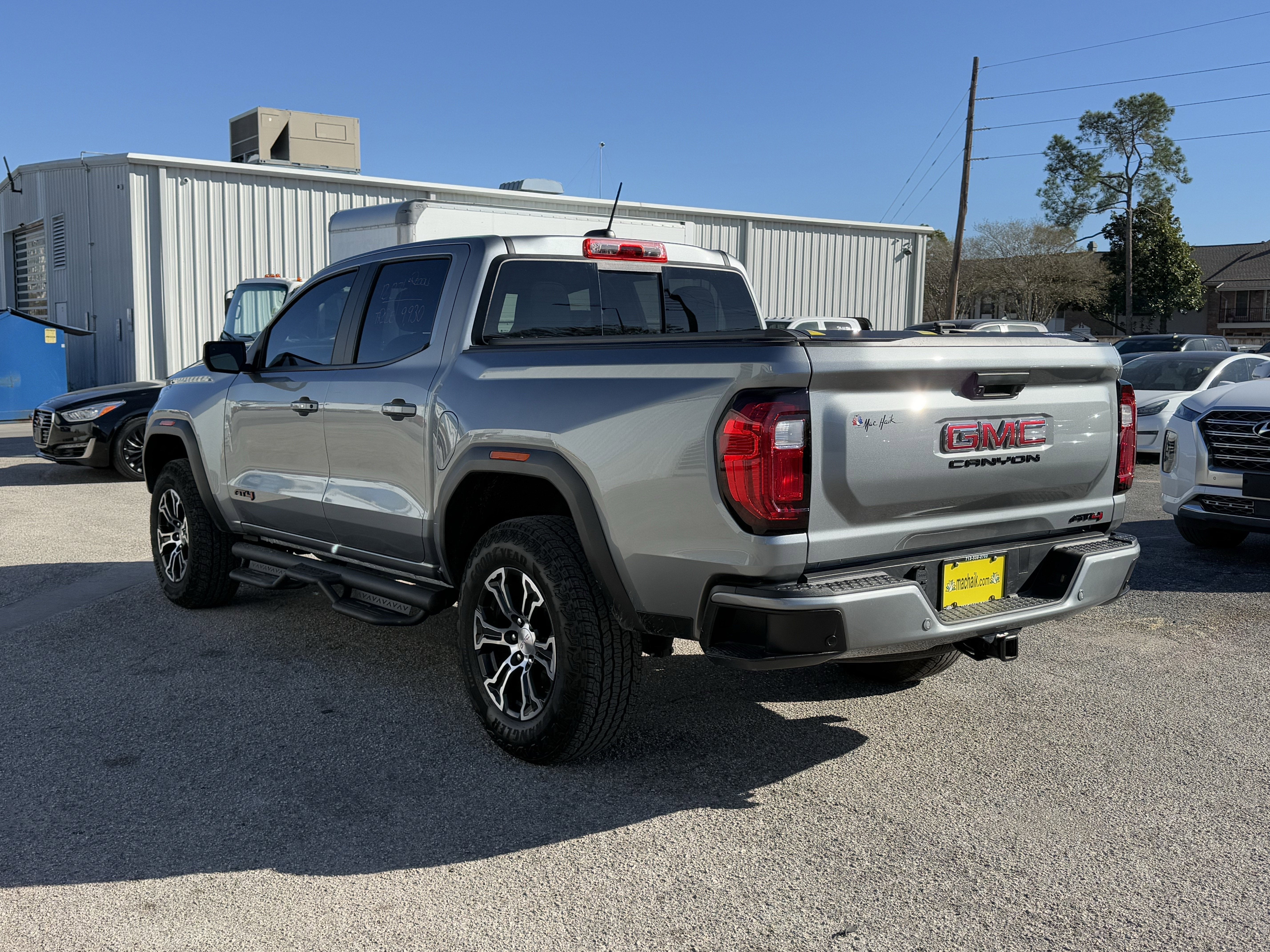 2025 GMC Canyon 4WD AT4