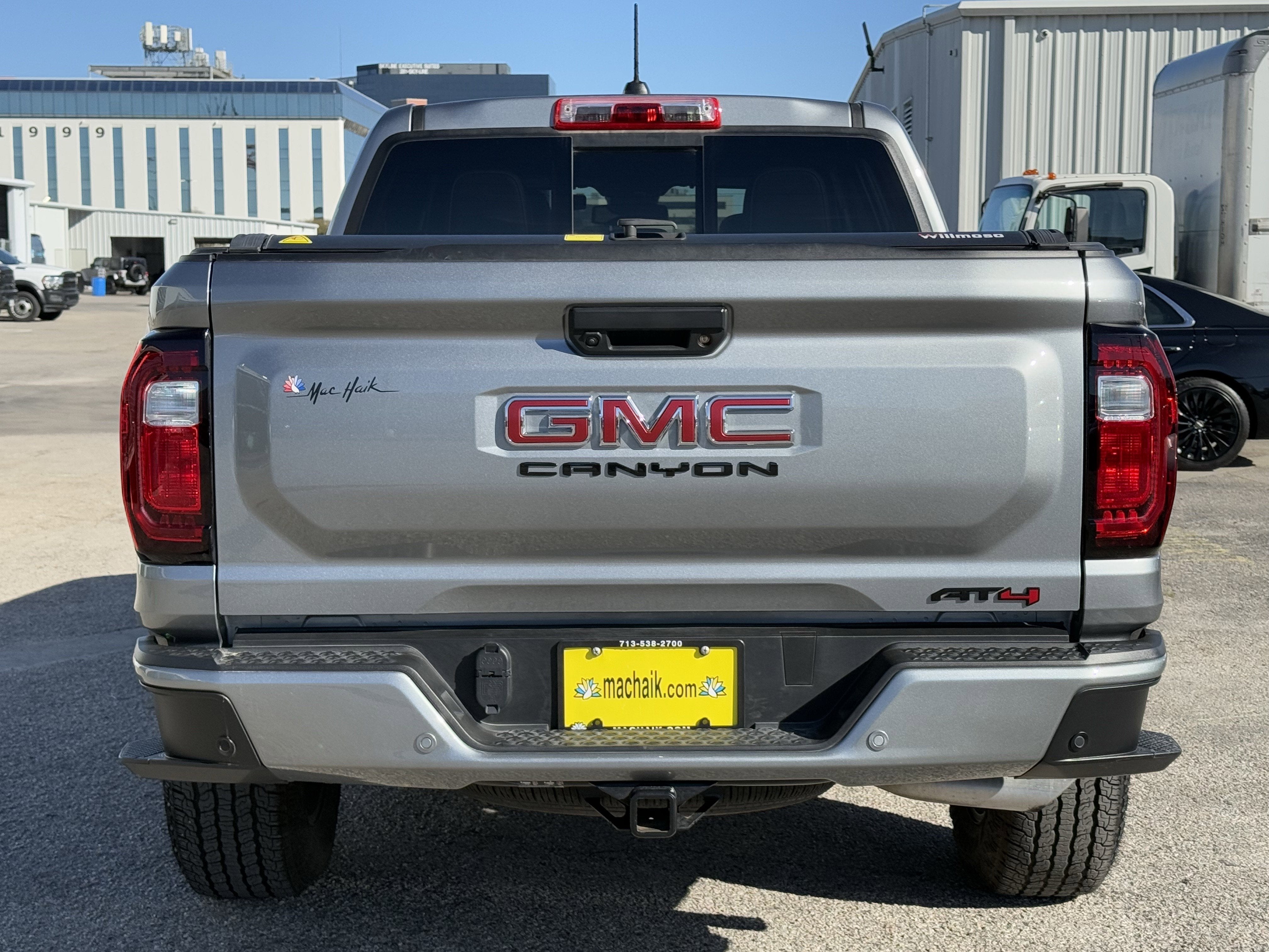 2025 GMC Canyon 4WD AT4