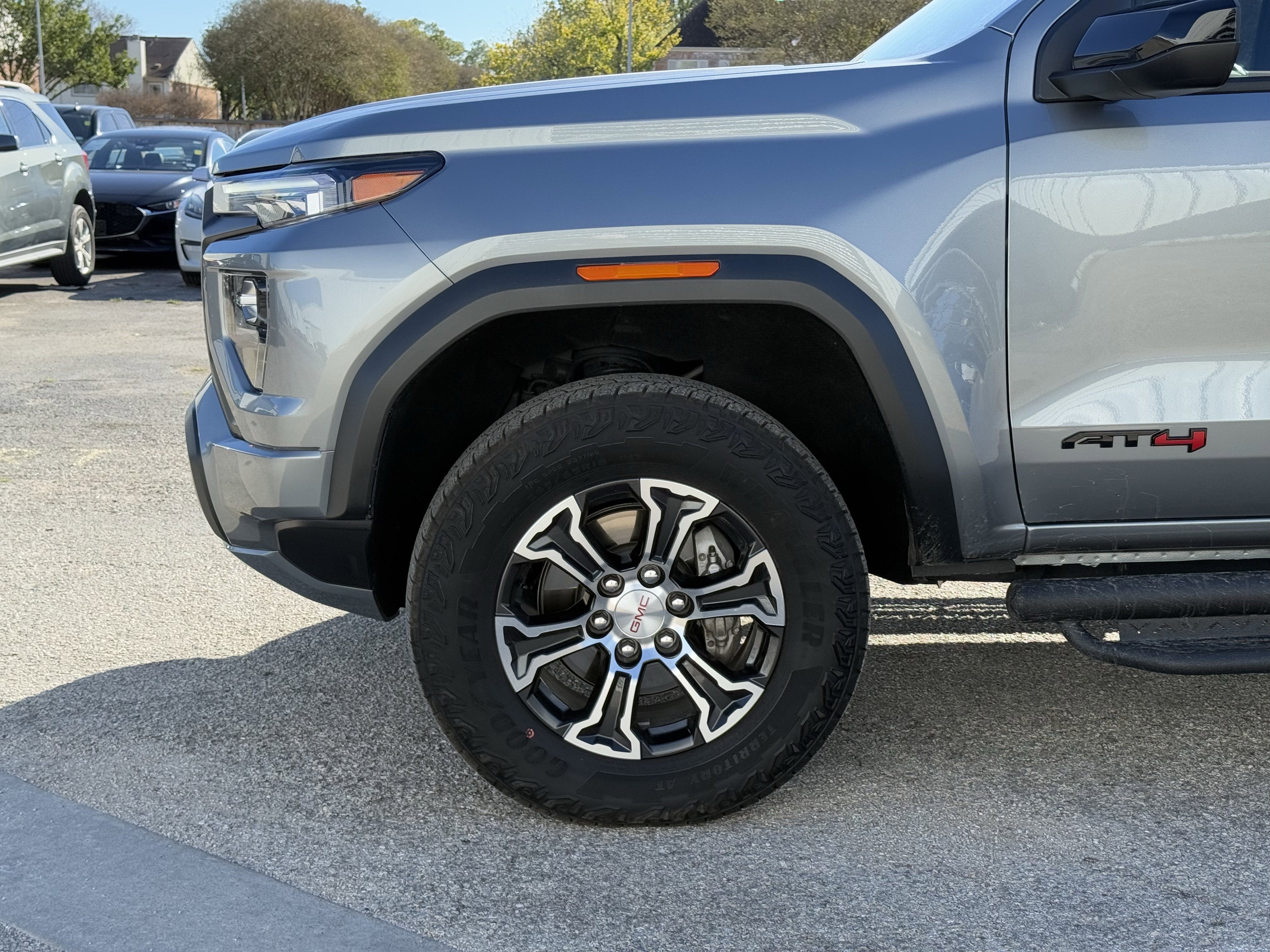 2025 GMC Canyon 4WD AT4