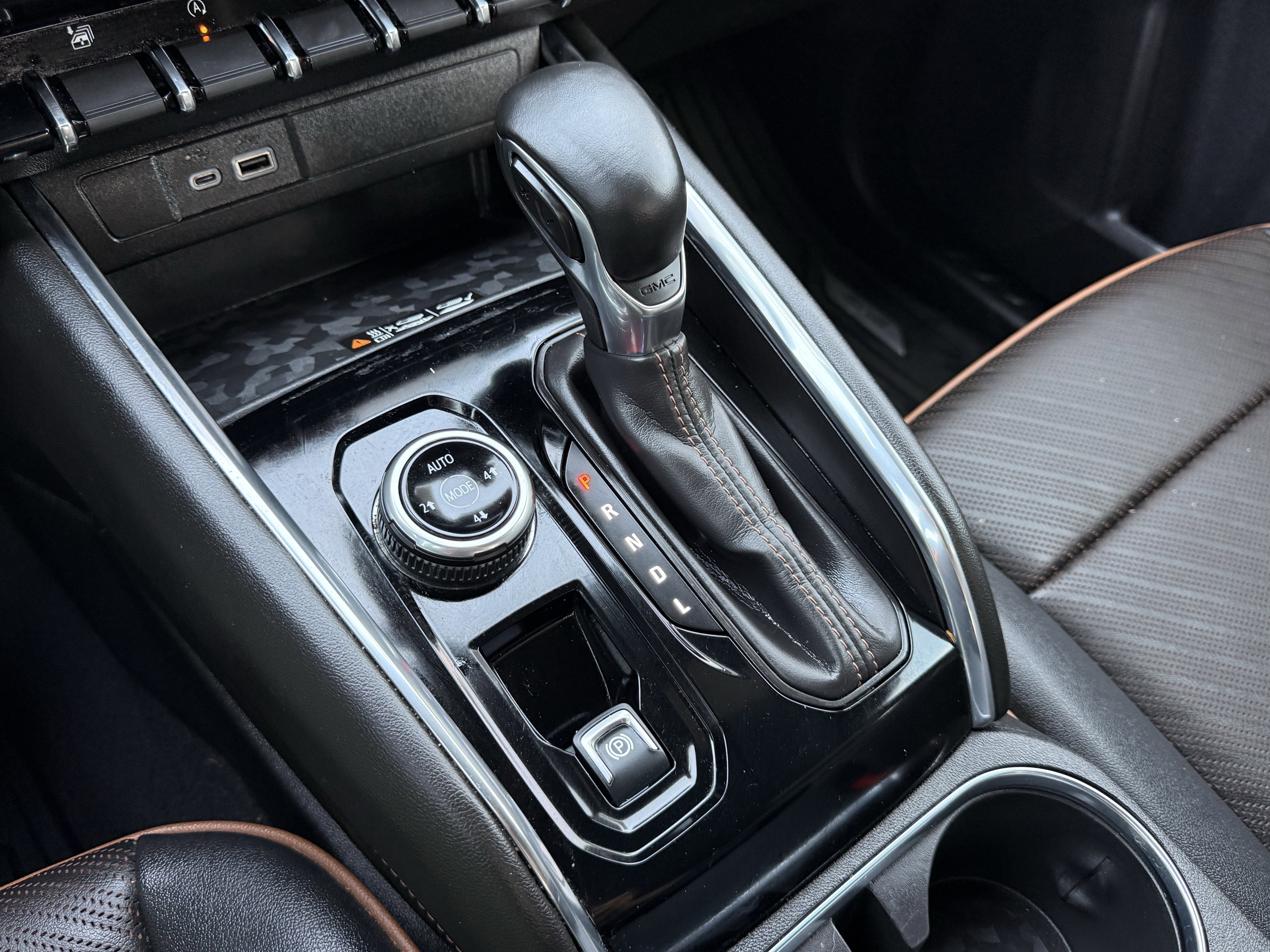 2024 GMC Canyon 4WD AT4