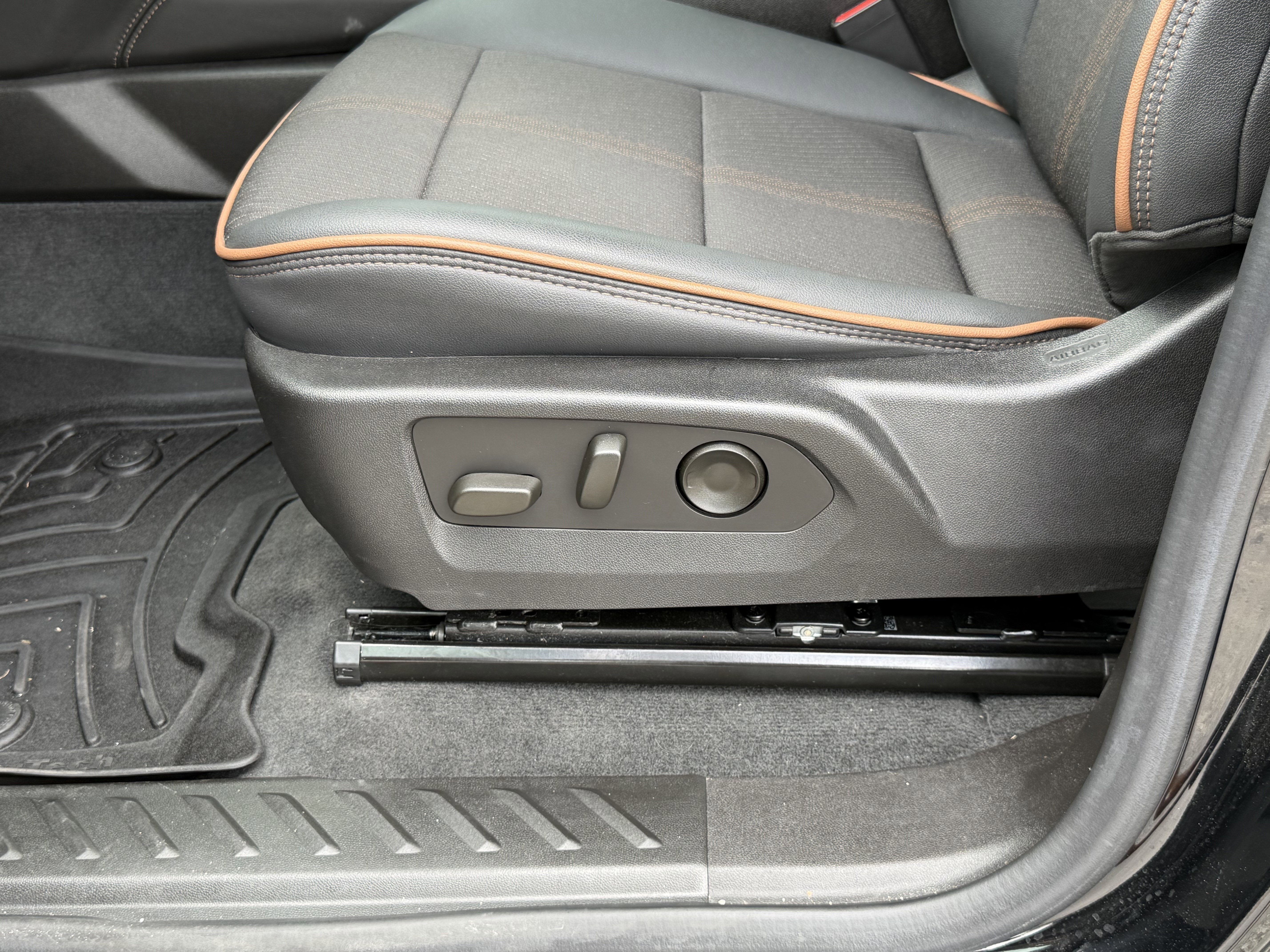 2024 GMC Canyon 4WD AT4