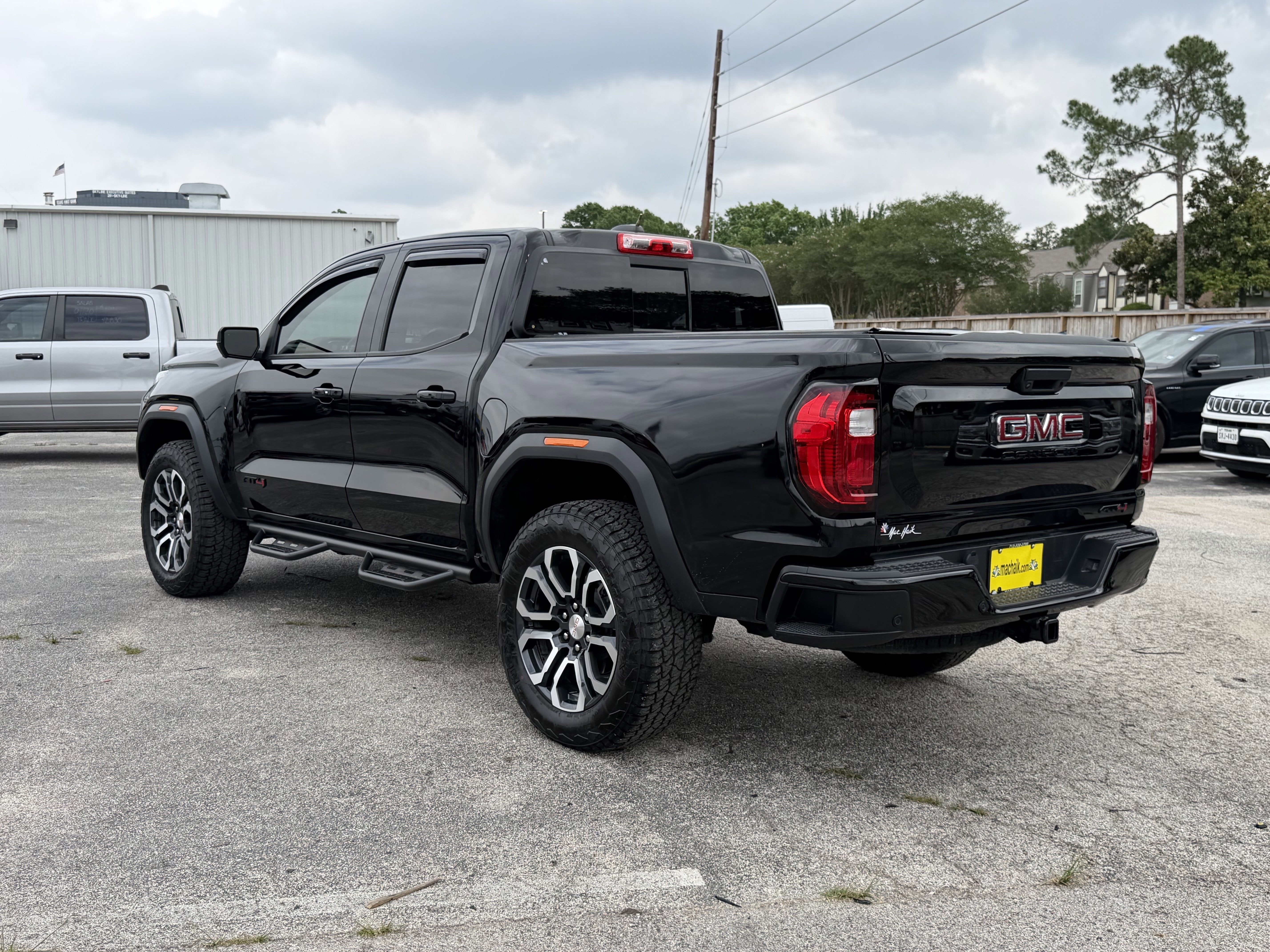 2024 GMC Canyon 4WD AT4