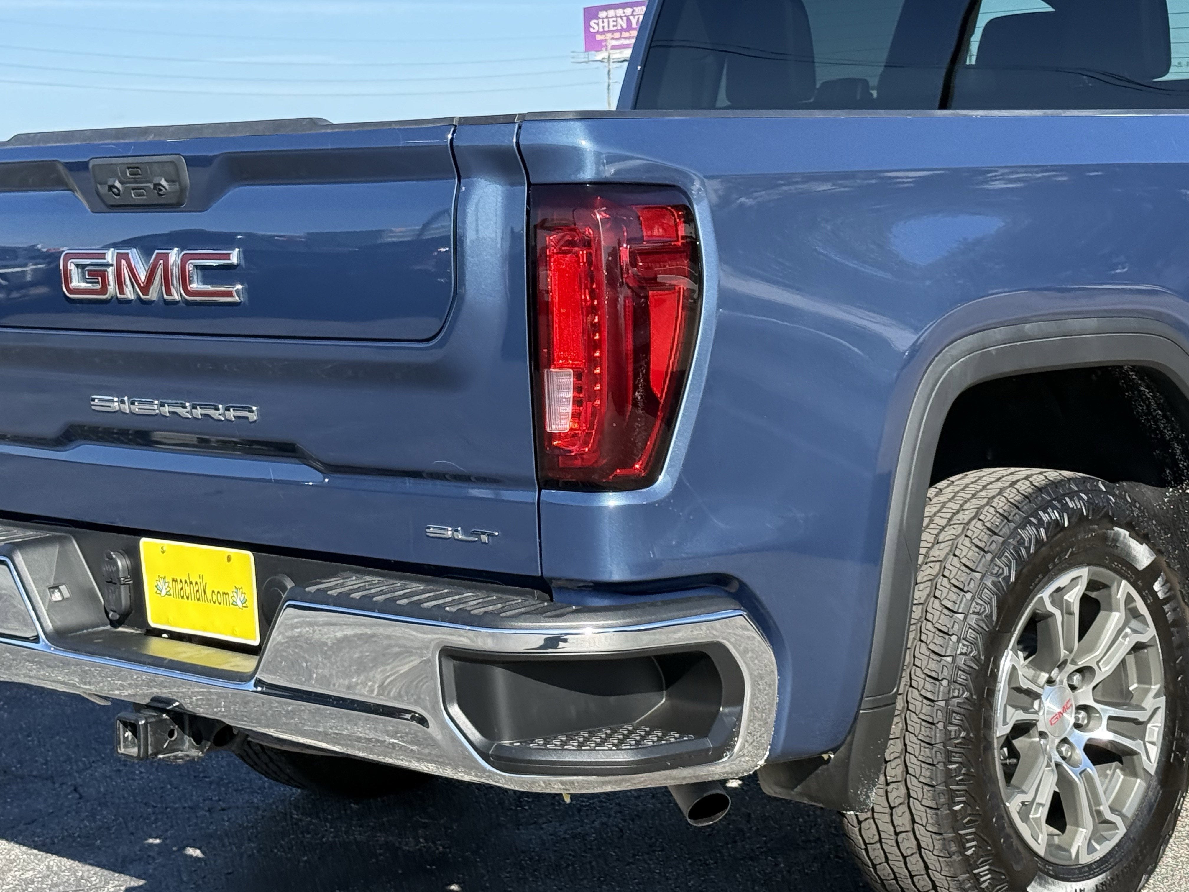 2024 GMC Sierra 1500 2WD Crew Cab Short Box SLT