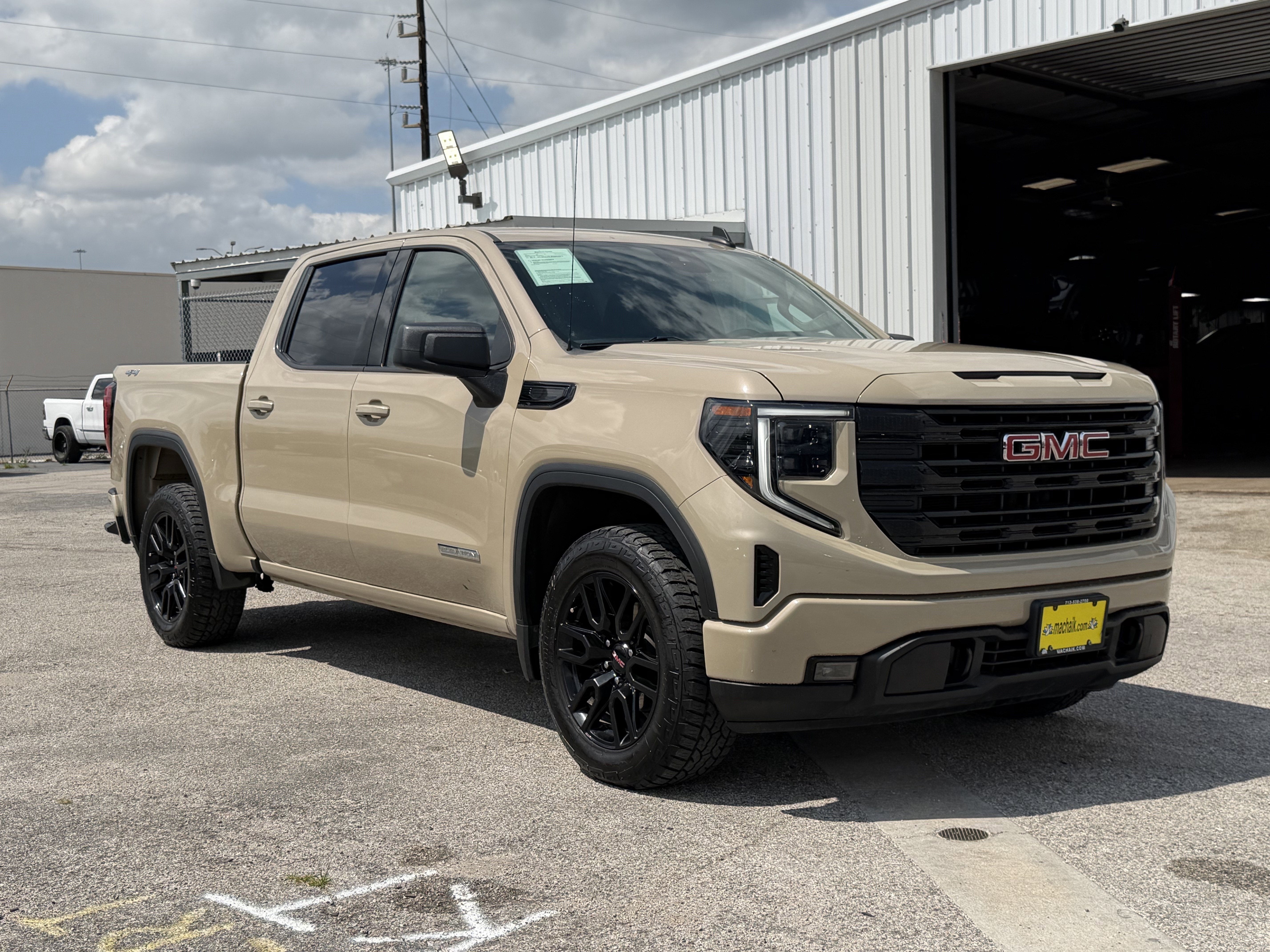 2023 GMC Sierra 1500 4WD Crew Cab Short Box Elevation with 3VL