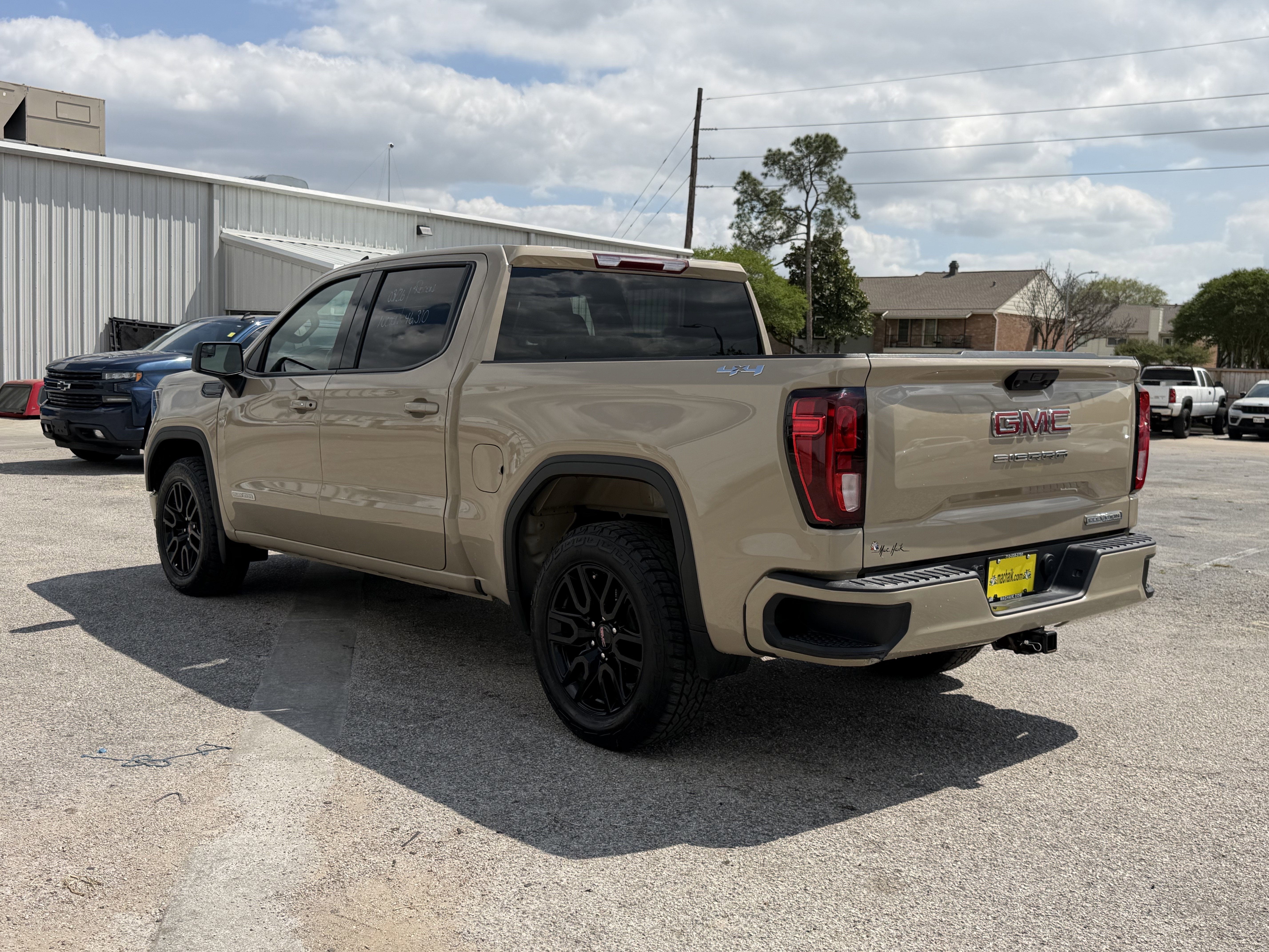 2023 GMC Sierra 1500 4WD Crew Cab Short Box Elevation with 3VL