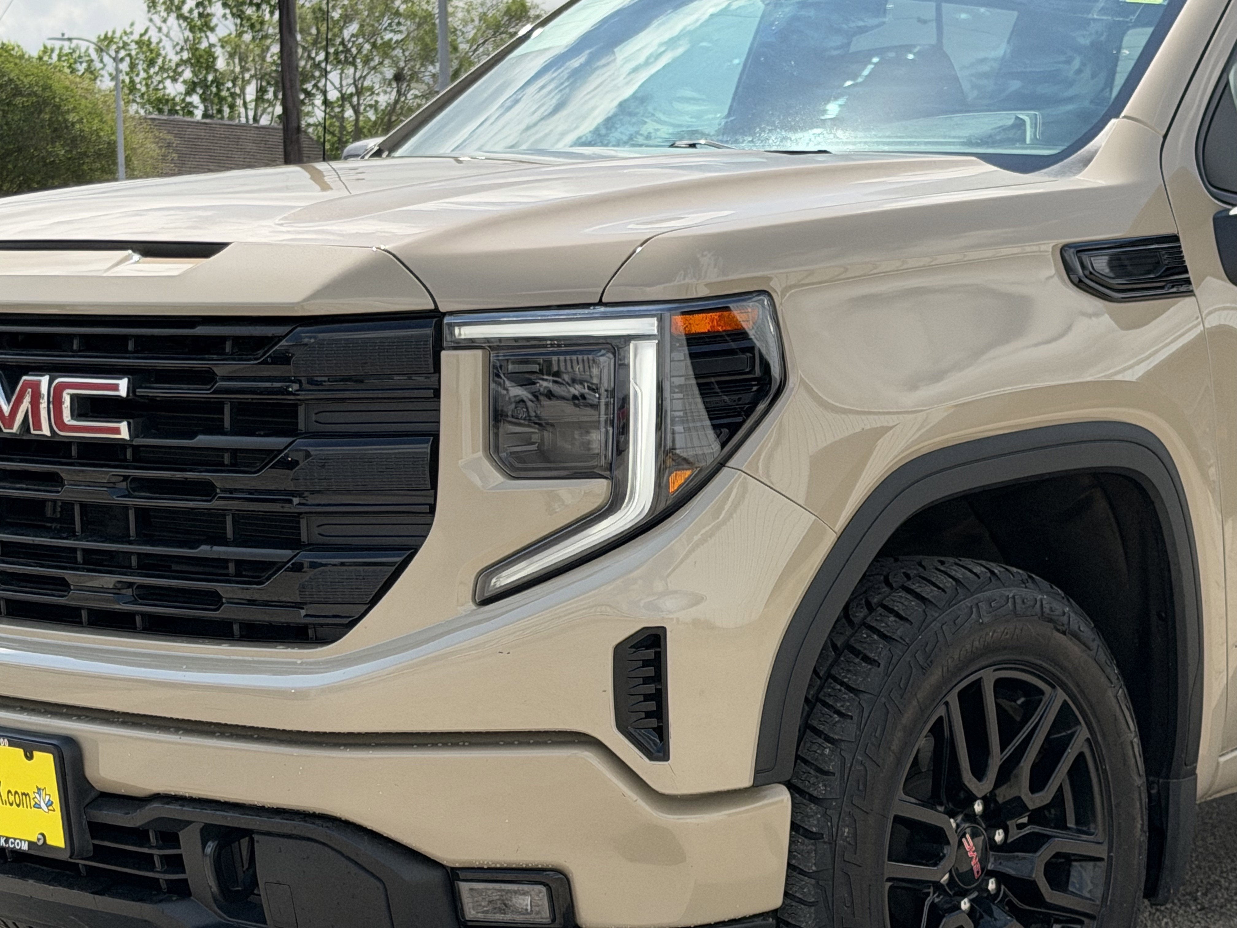 2023 GMC Sierra 1500 4WD Crew Cab Short Box Elevation with 3VL