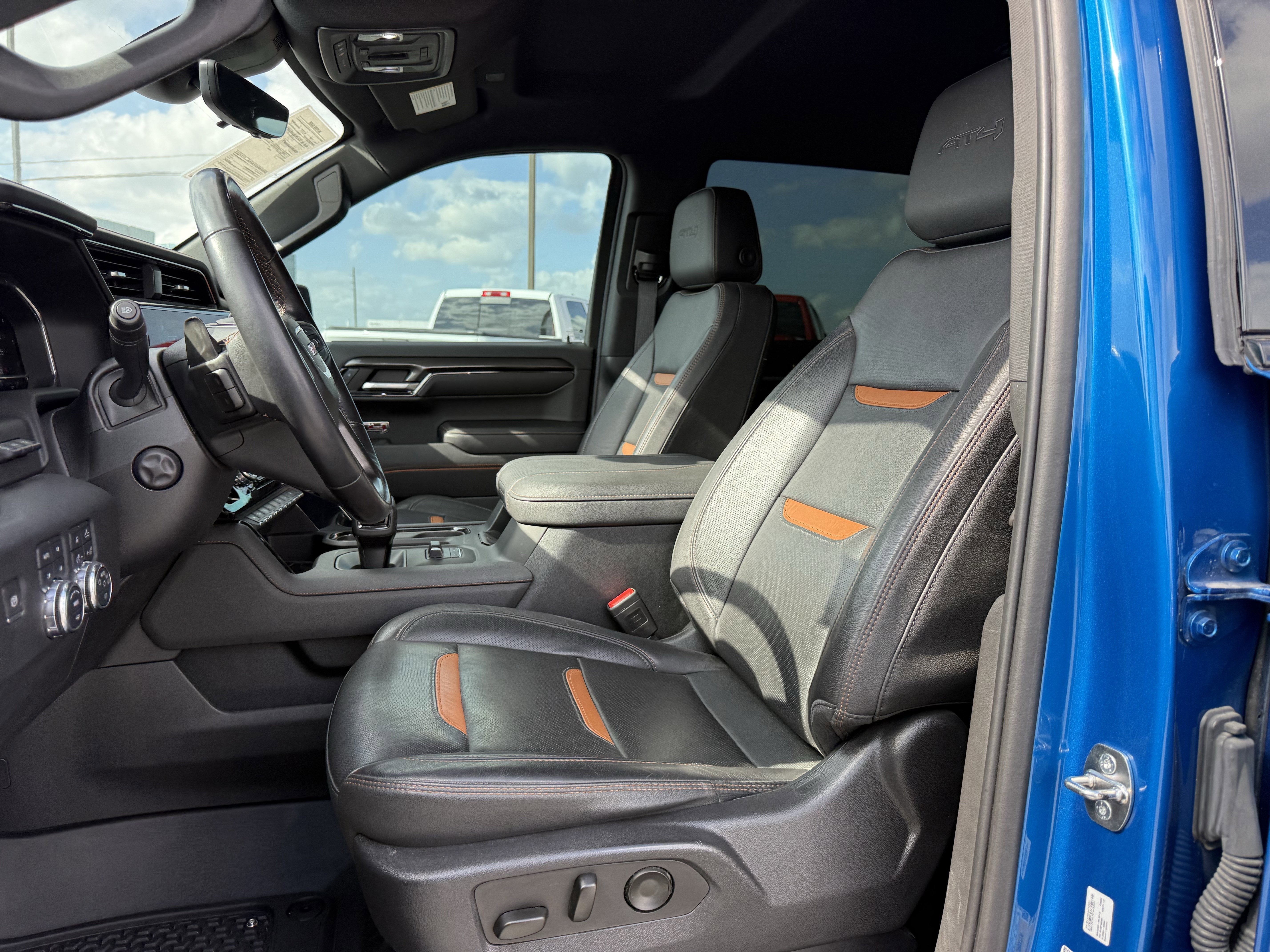 2023 GMC Sierra 1500 4WD Crew Cab Short Box AT4