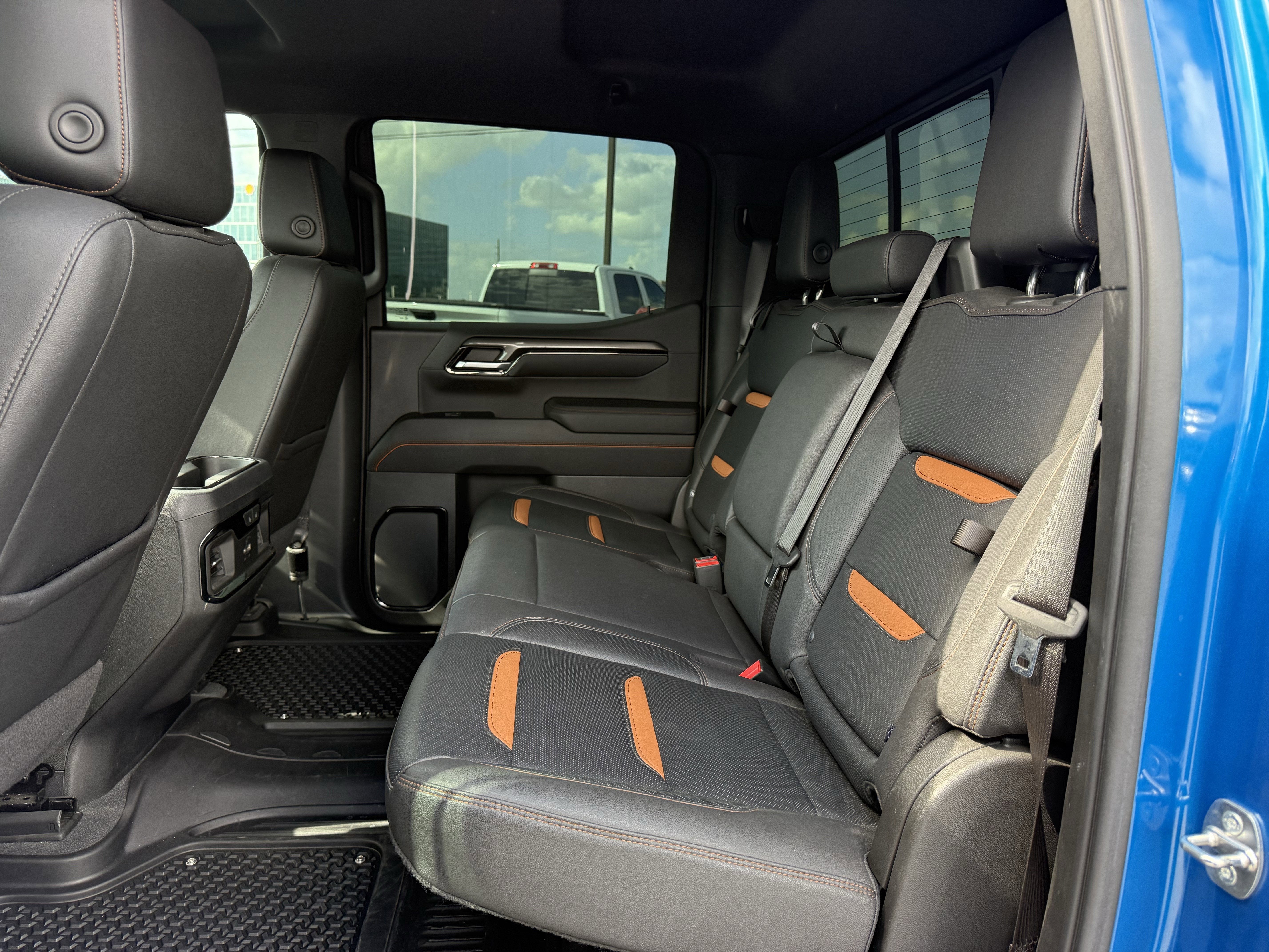 2023 GMC Sierra 1500 4WD Crew Cab Short Box AT4