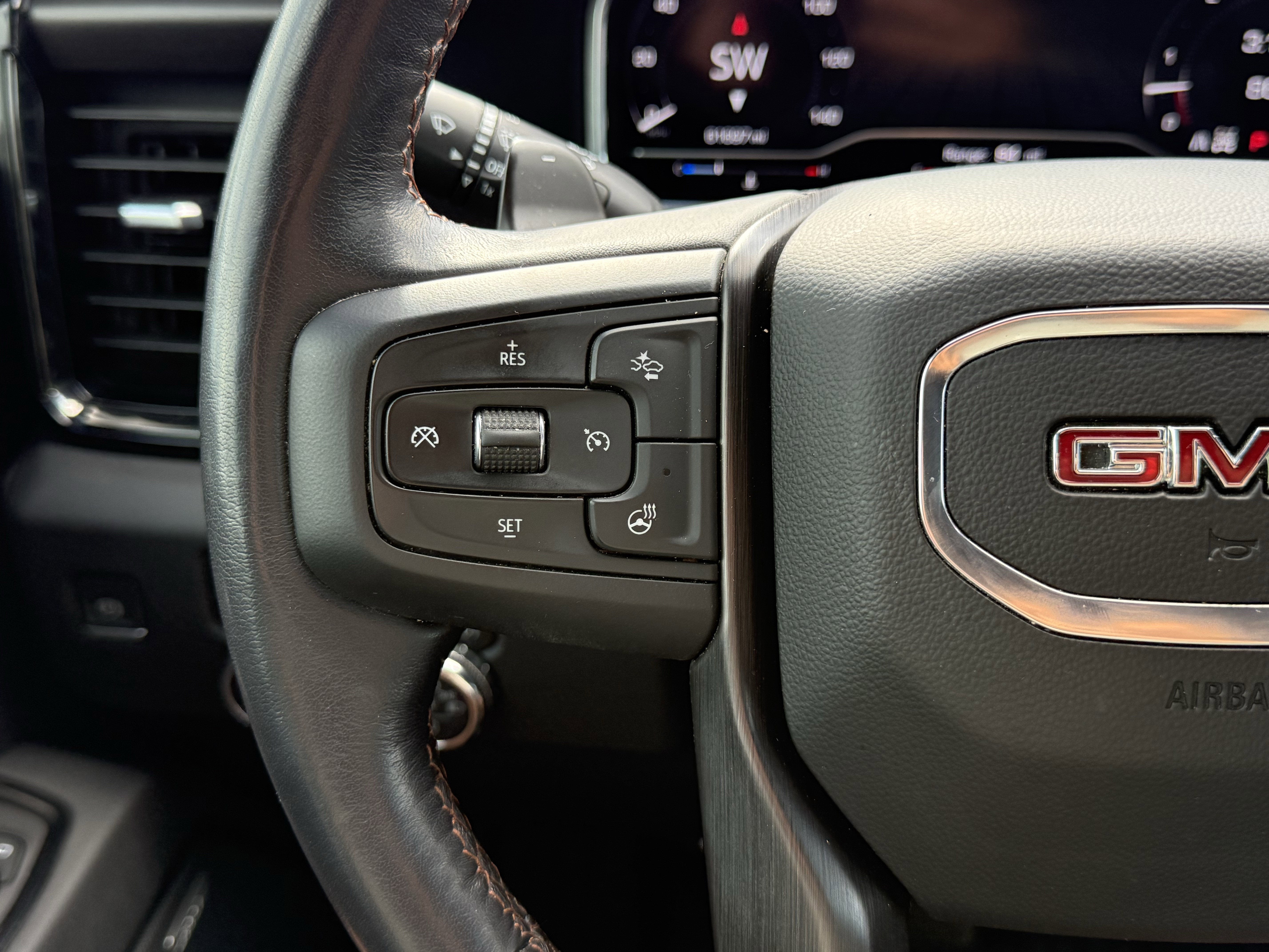 2023 GMC Sierra 1500 4WD Crew Cab Short Box AT4