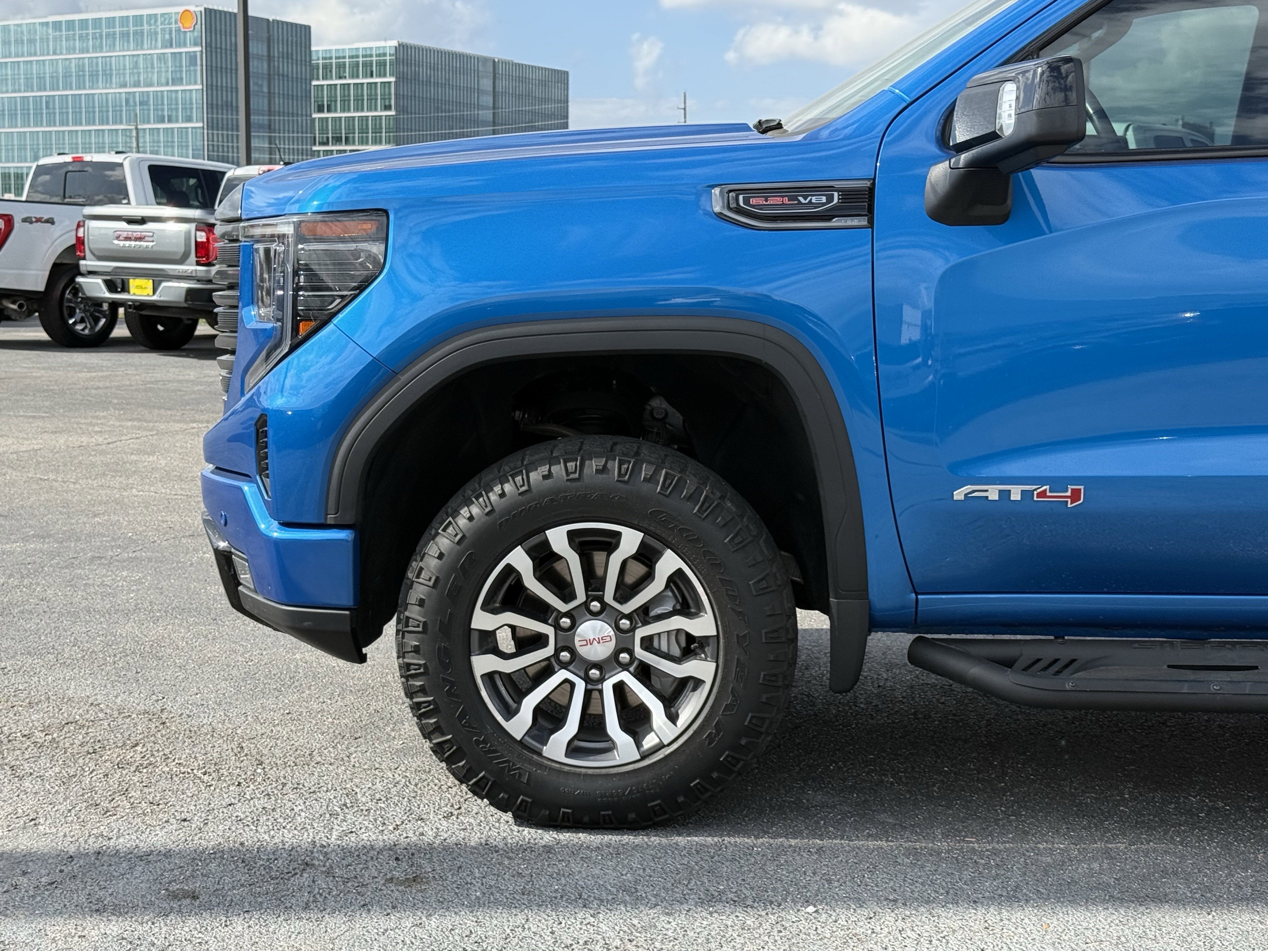 2023 GMC Sierra 1500 4WD Crew Cab Short Box AT4