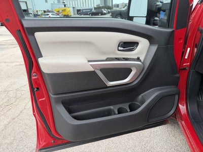 2021 Nissan TITAN SV