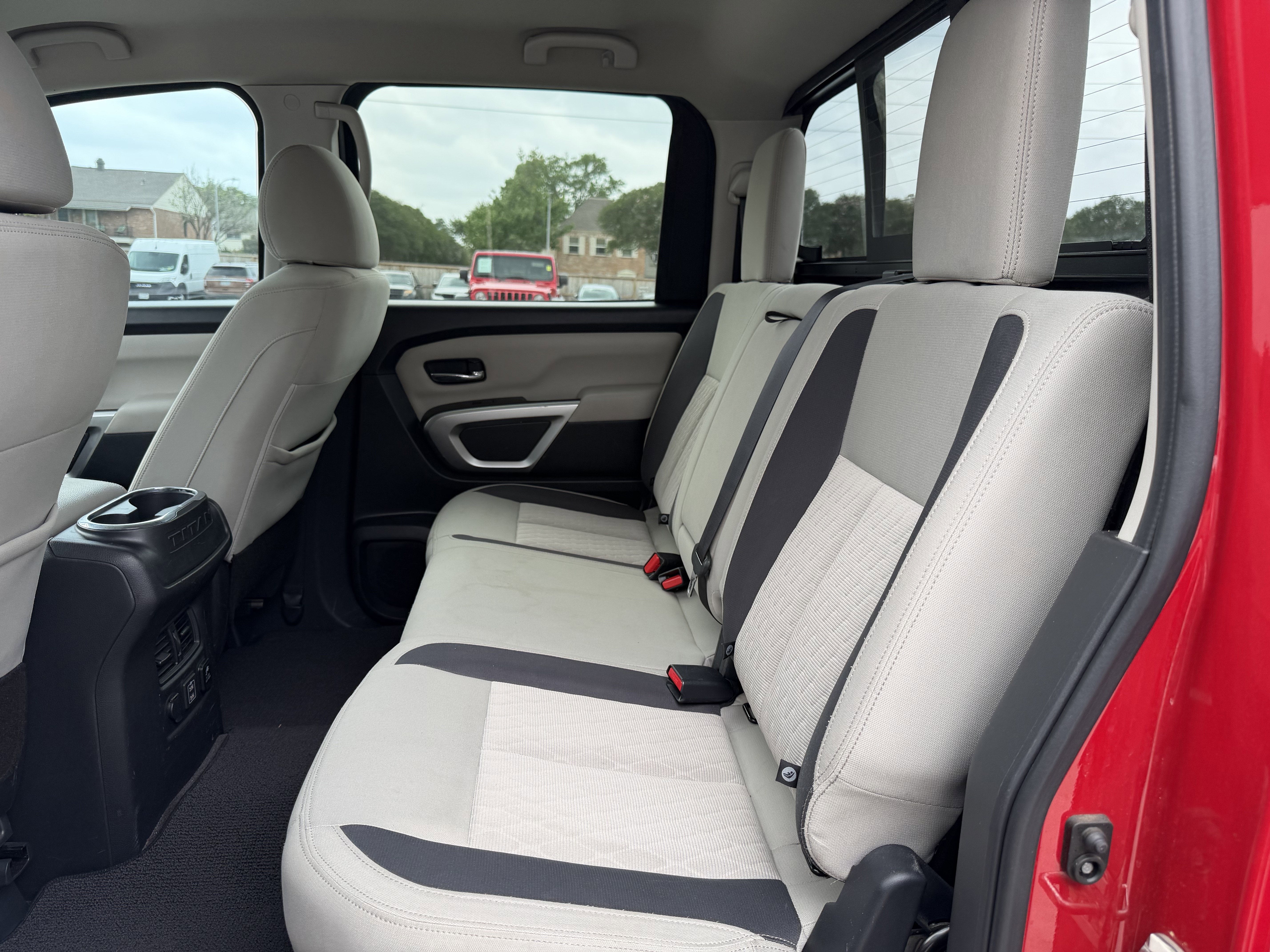 2021 Nissan TITAN SV