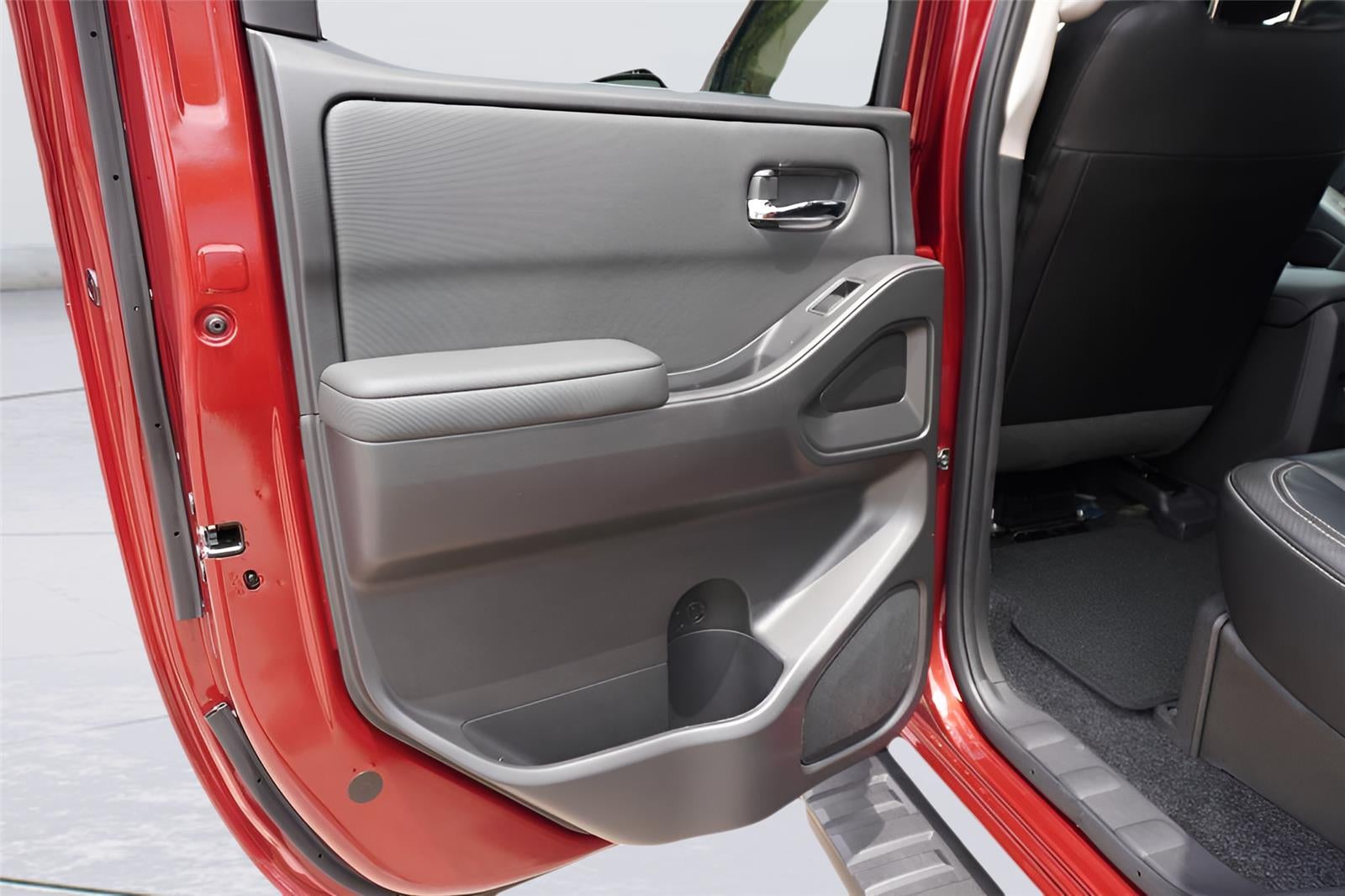 2024 Nissan Frontier SL