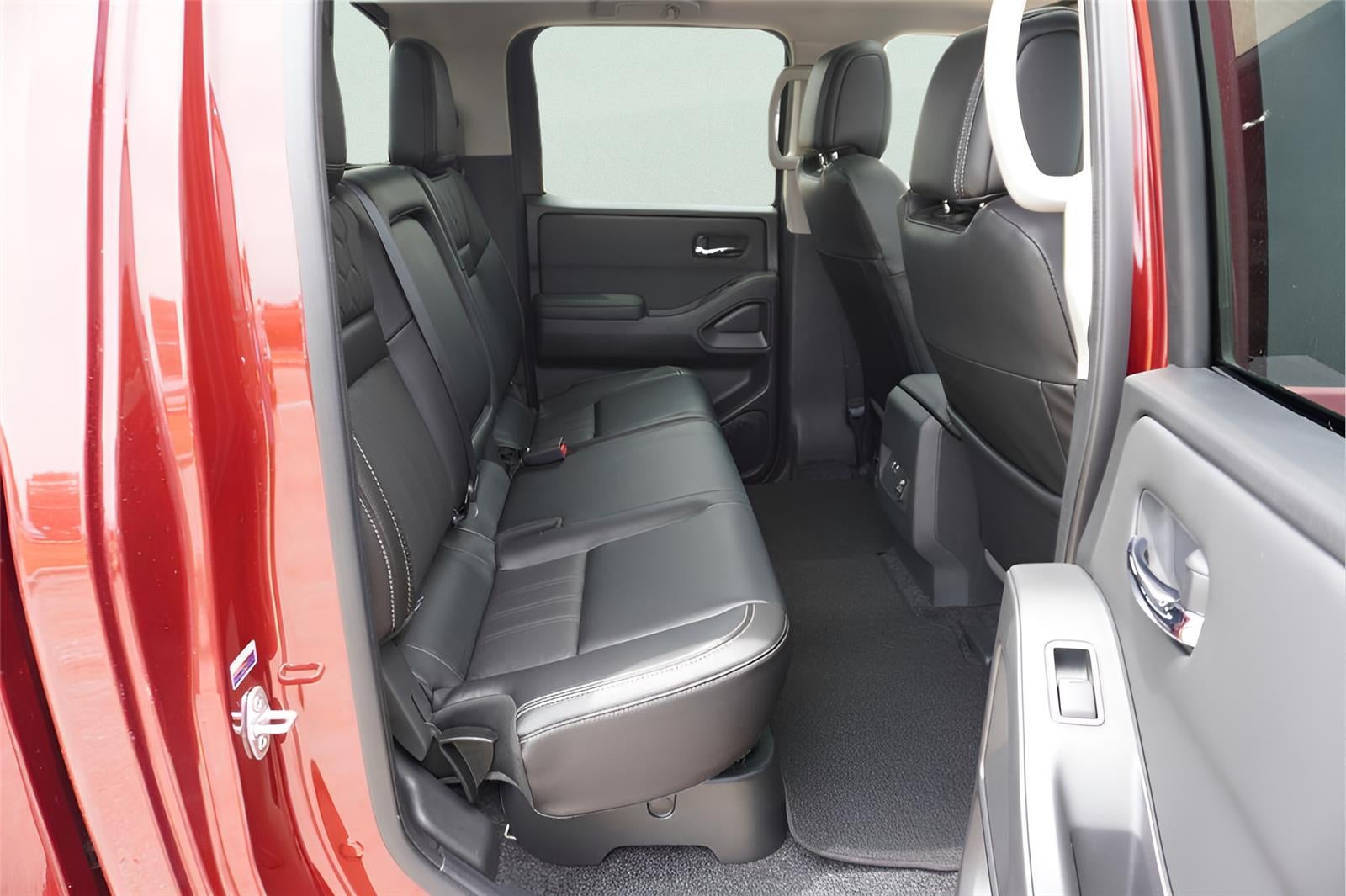 2024 Nissan Frontier SL