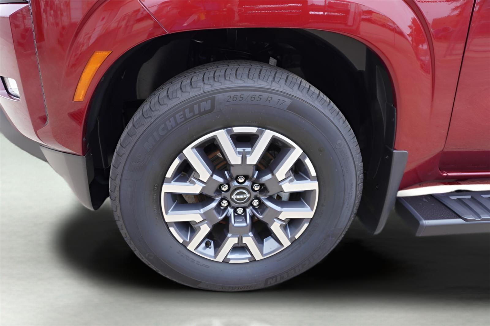 2024 Nissan Frontier SL