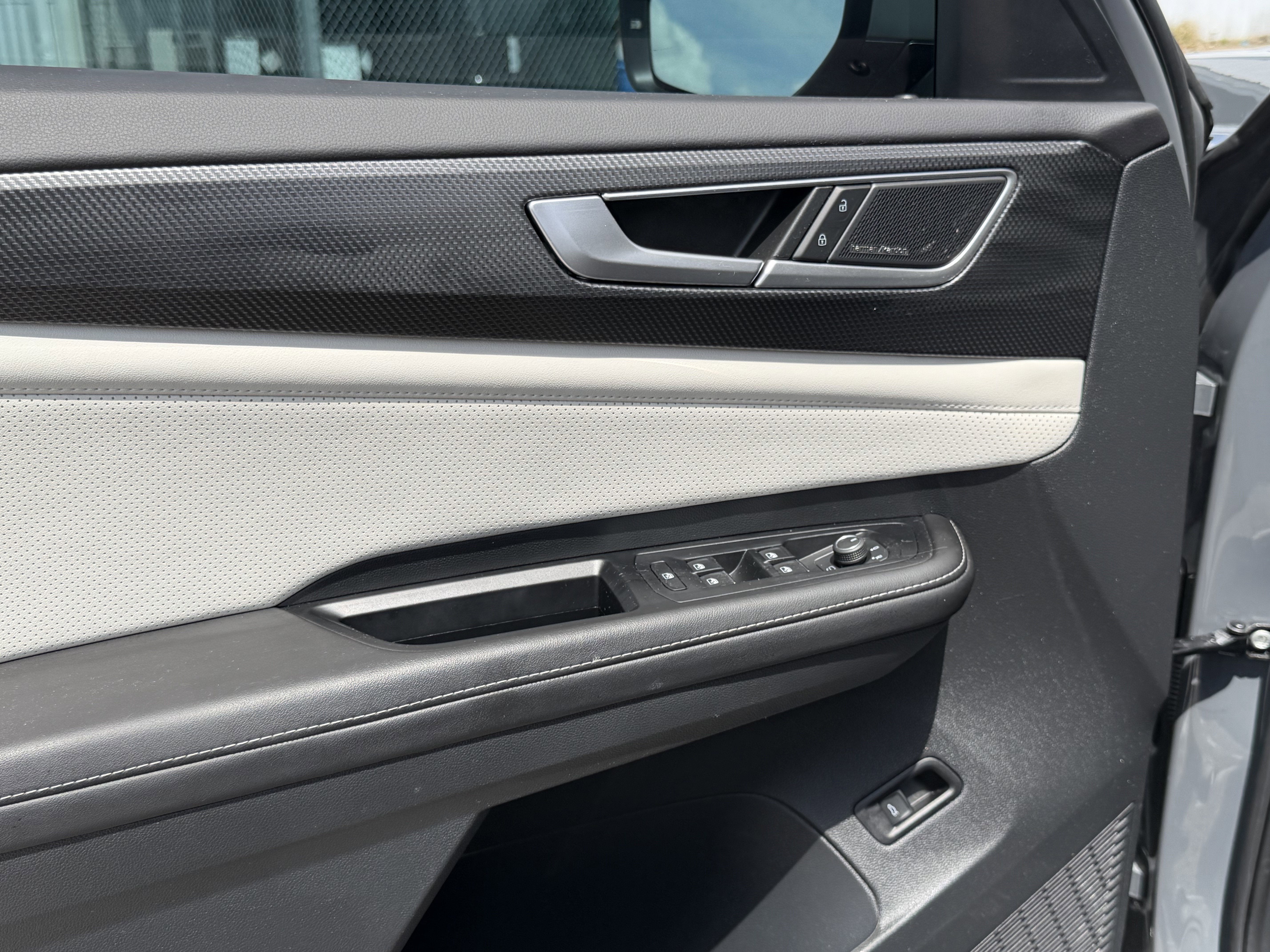 2024 Volkswagen Atlas Cross Sport 2.0T SEL Premium R-Line