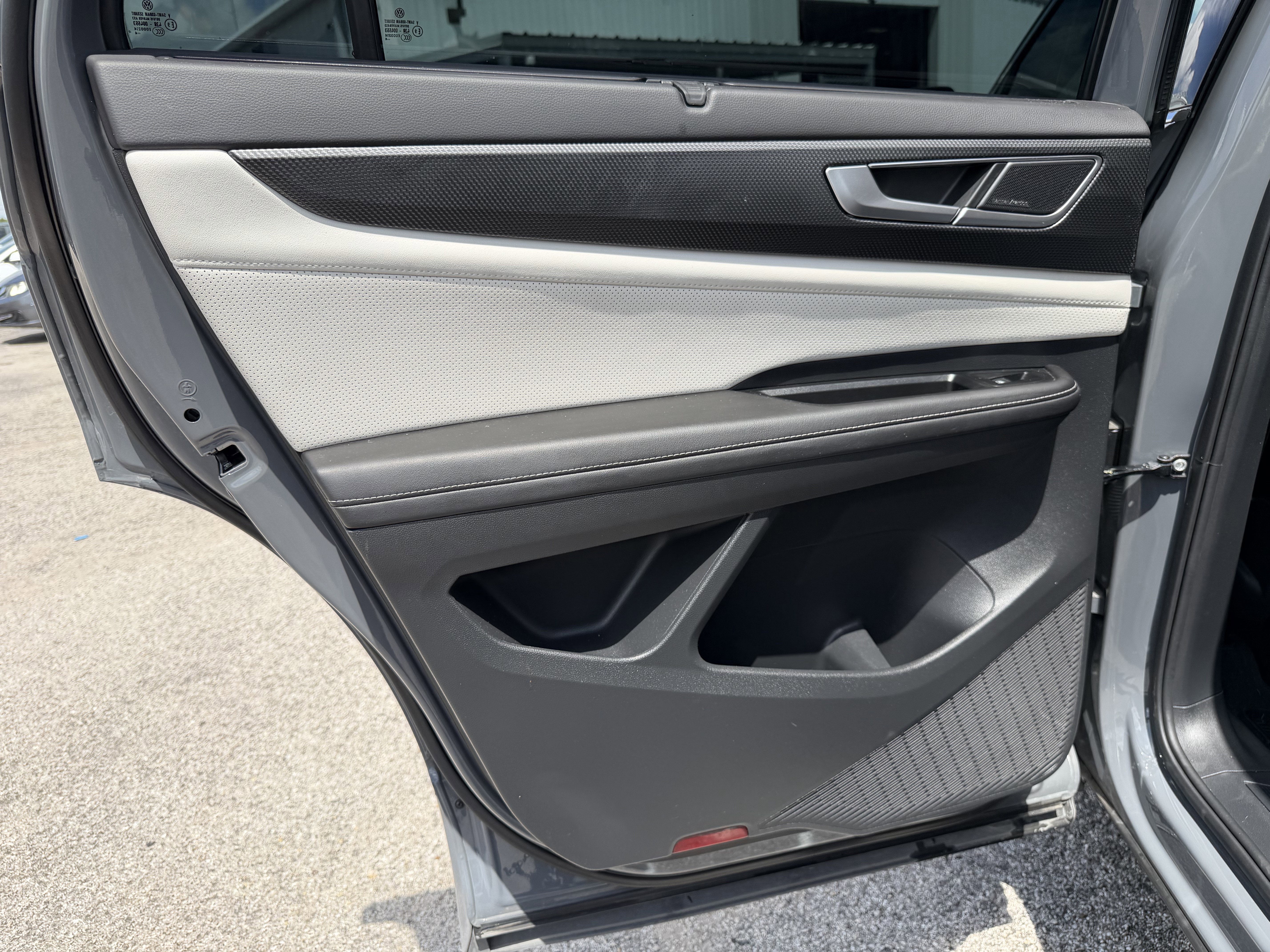 2024 Volkswagen Atlas Cross Sport 2.0T SEL Premium R-Line