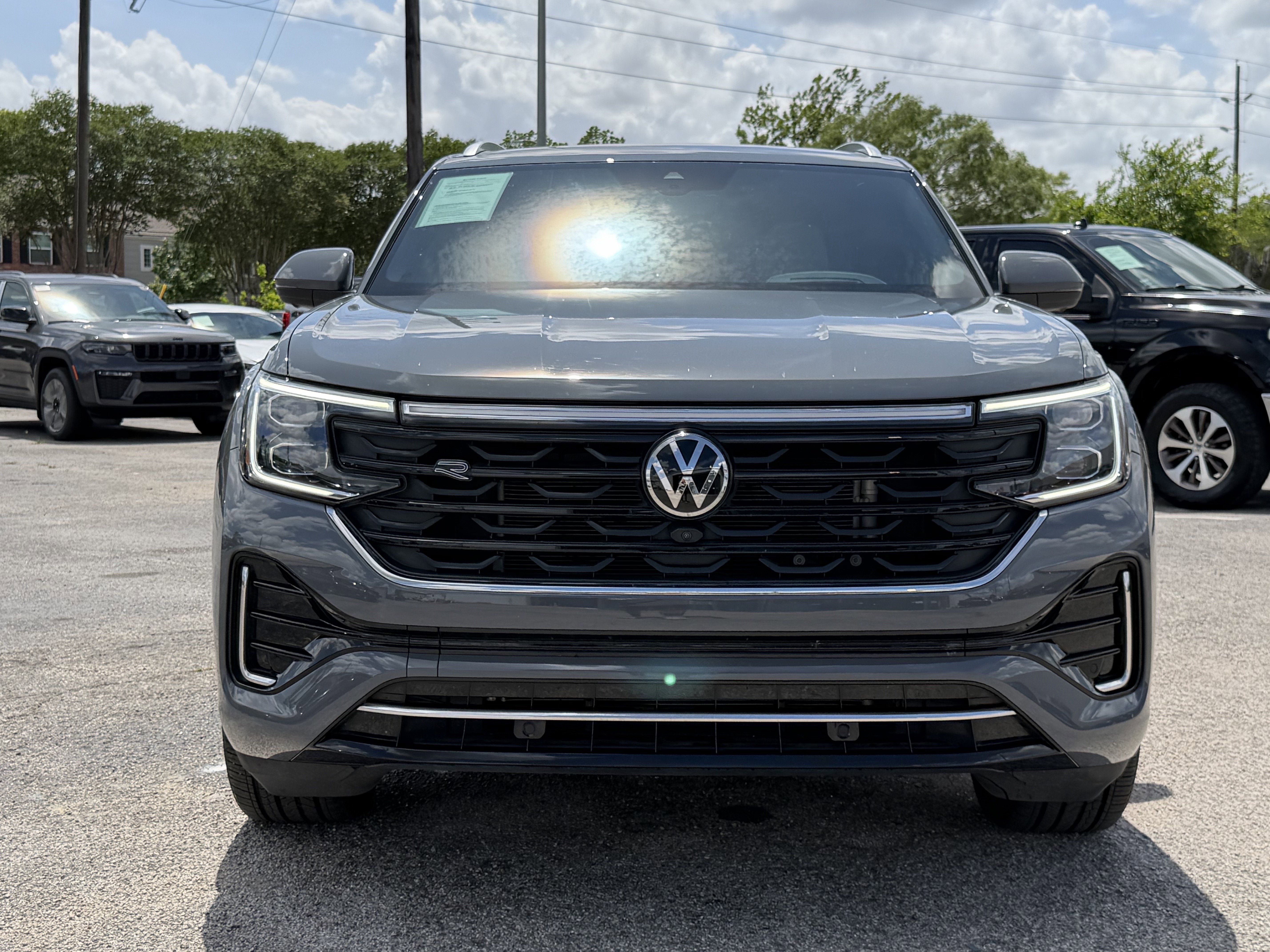 2024 Volkswagen Atlas Cross Sport 2.0T SEL Premium R-Line