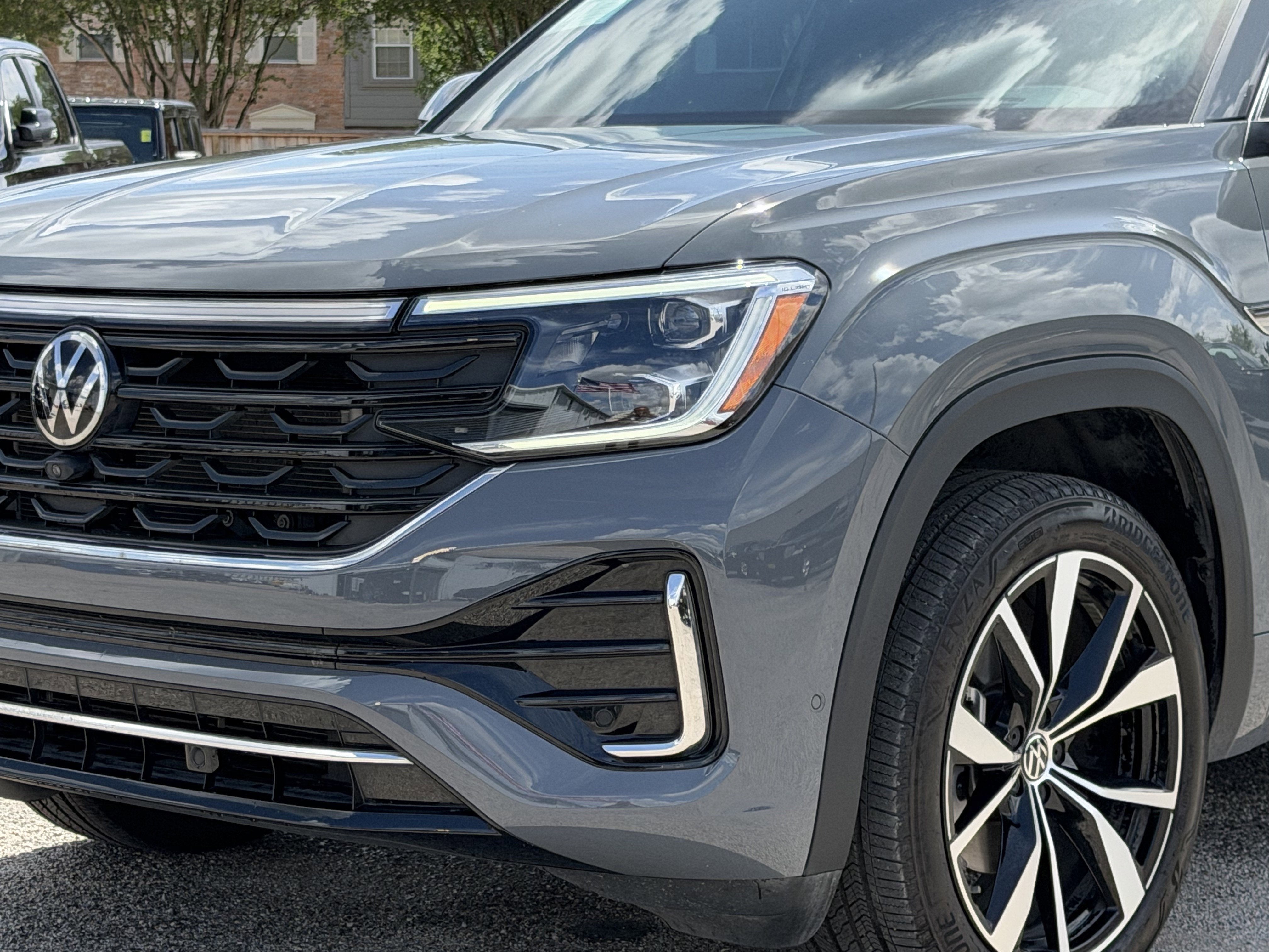 2024 Volkswagen Atlas Cross Sport 2.0T SEL Premium R-Line