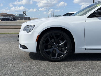 2022 Chrysler 300 Touring