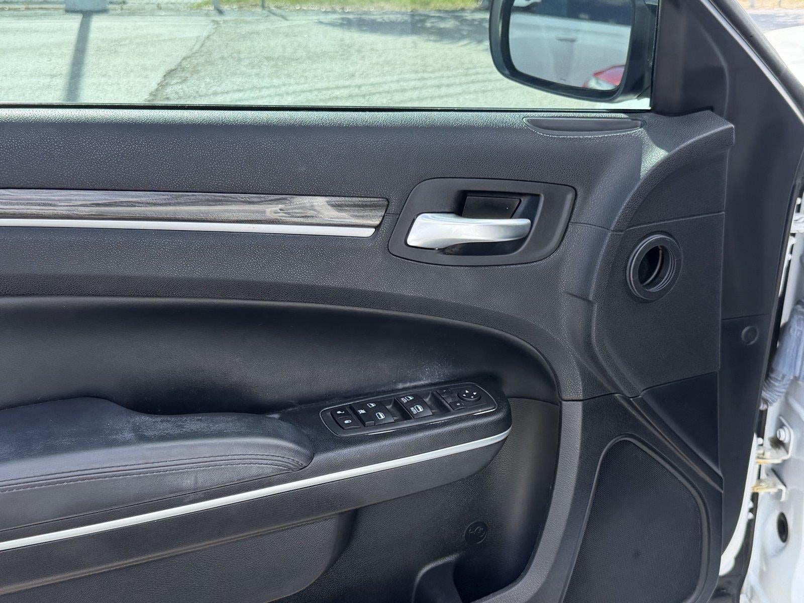 2022 Chrysler 300 Touring