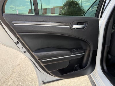 2022 Chrysler 300 Touring