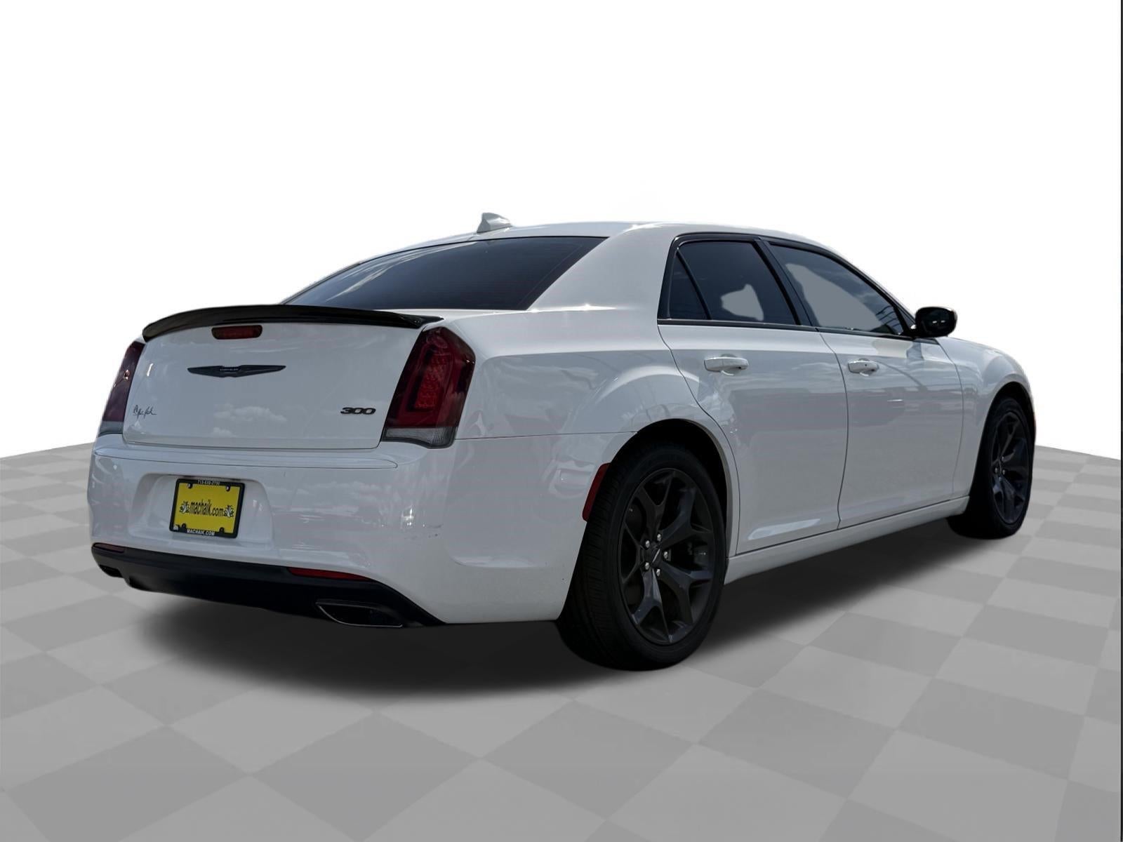 2022 Chrysler 300 Touring
