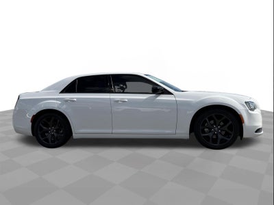 2022 Chrysler 300 Touring