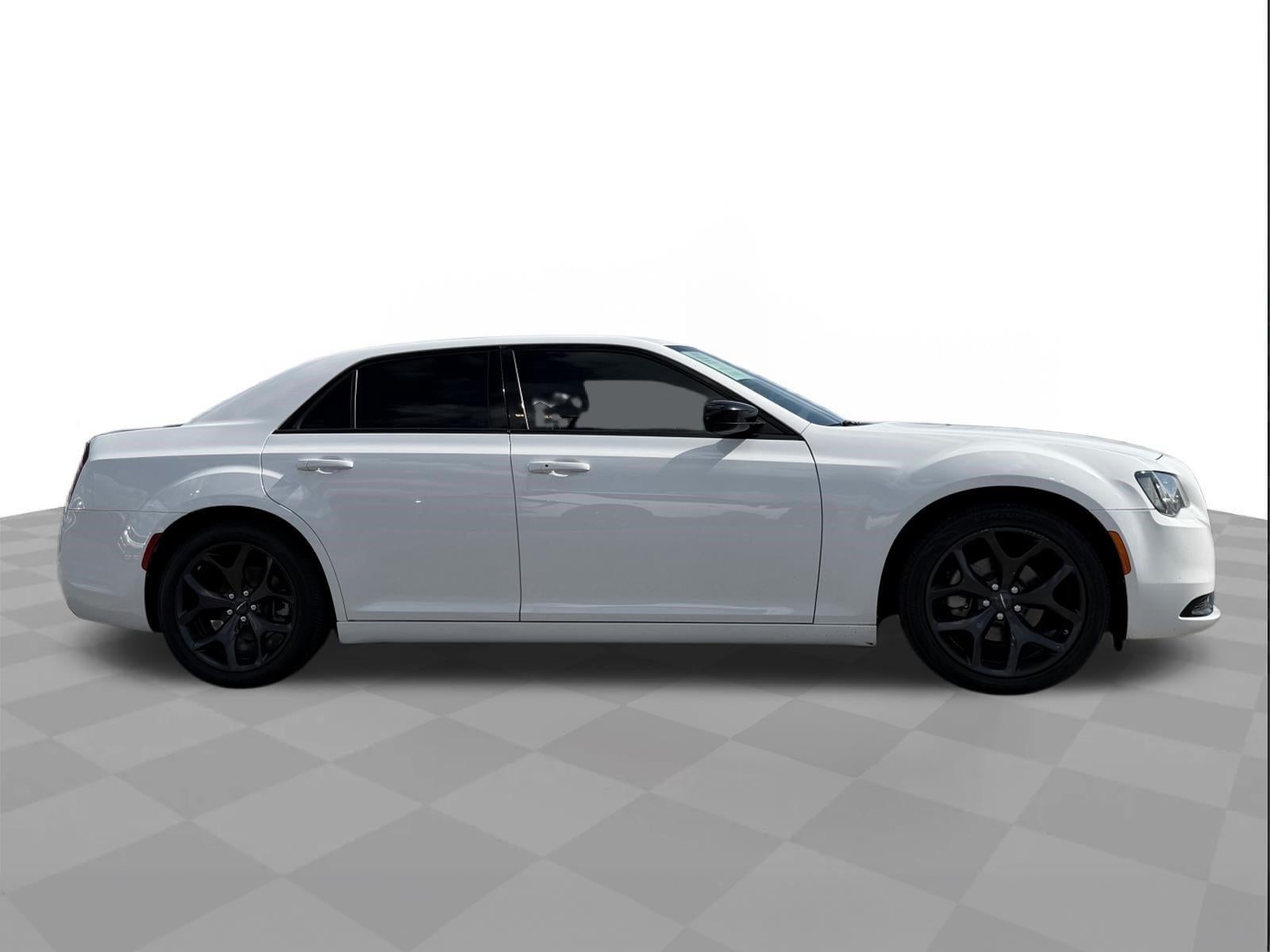 2022 Chrysler 300 Touring
