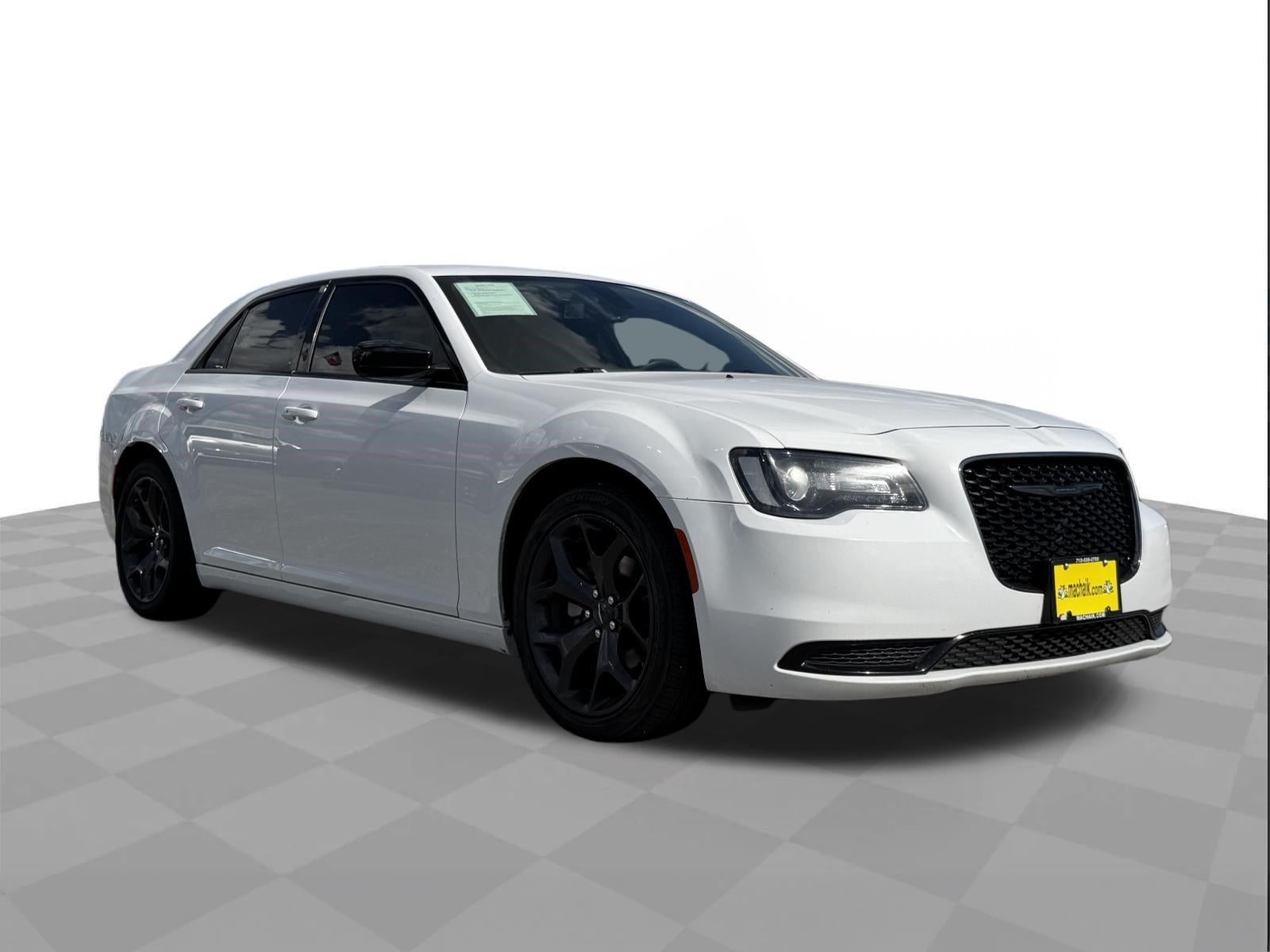 2022 Chrysler 300 Touring