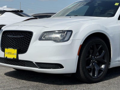 2022 Chrysler 300 Touring