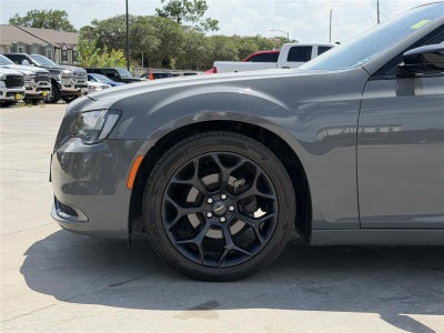 2019 Chrysler 300 Touring