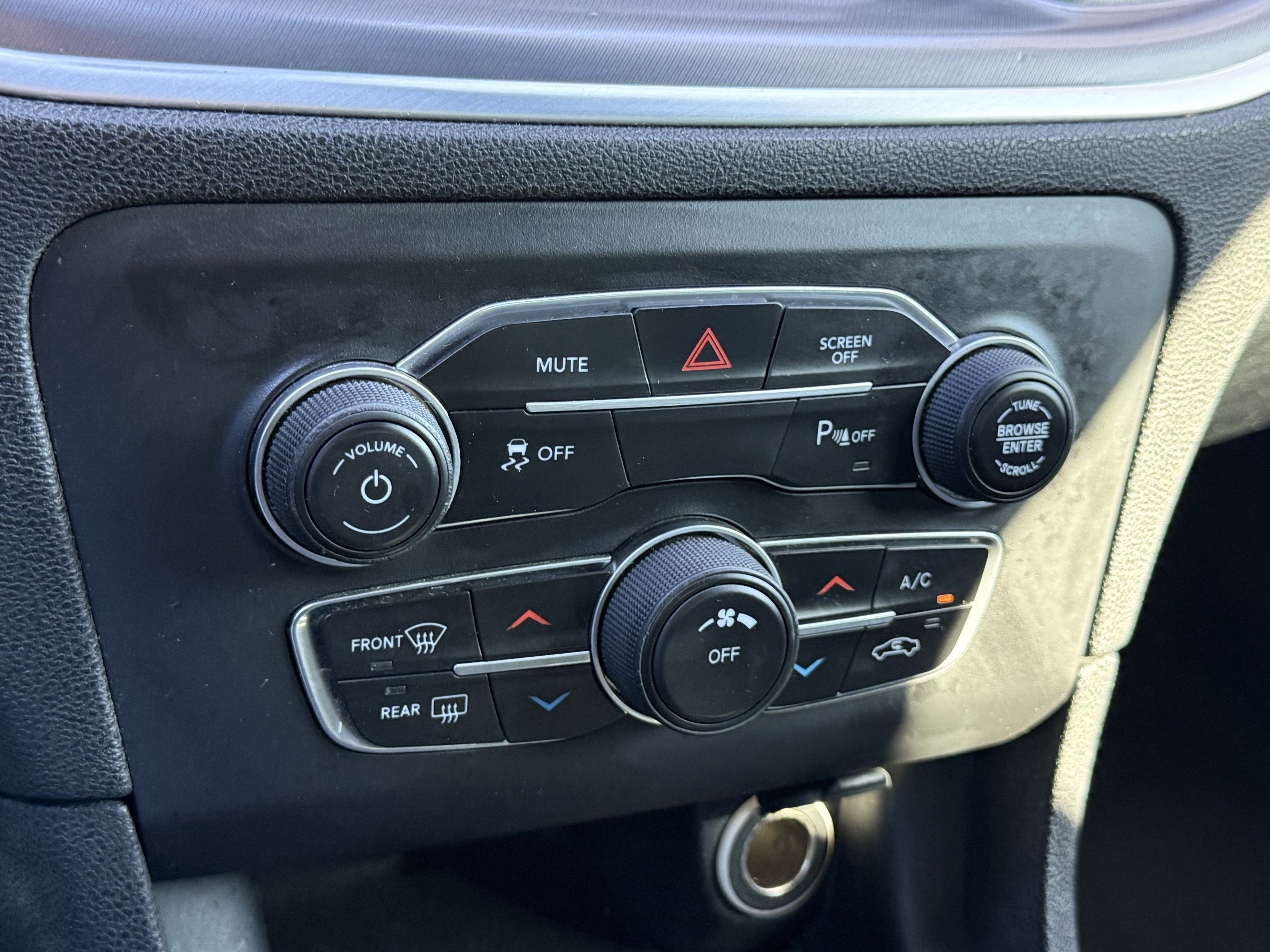 2020 Dodge Charger SXT RWD