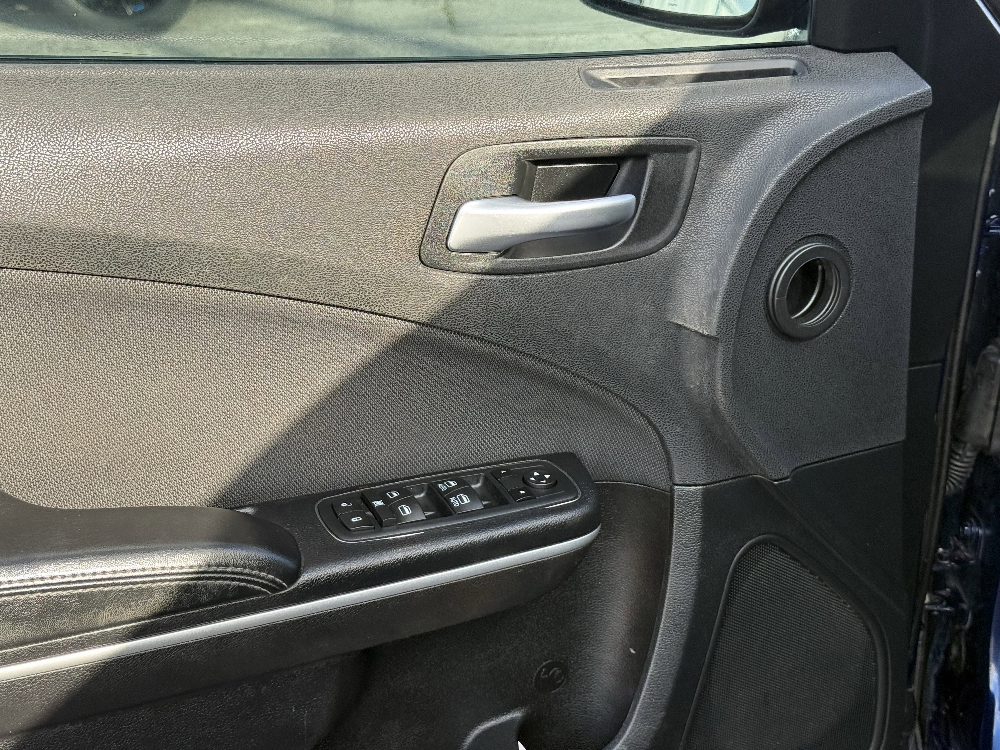 2017 Dodge Charger SE RWD