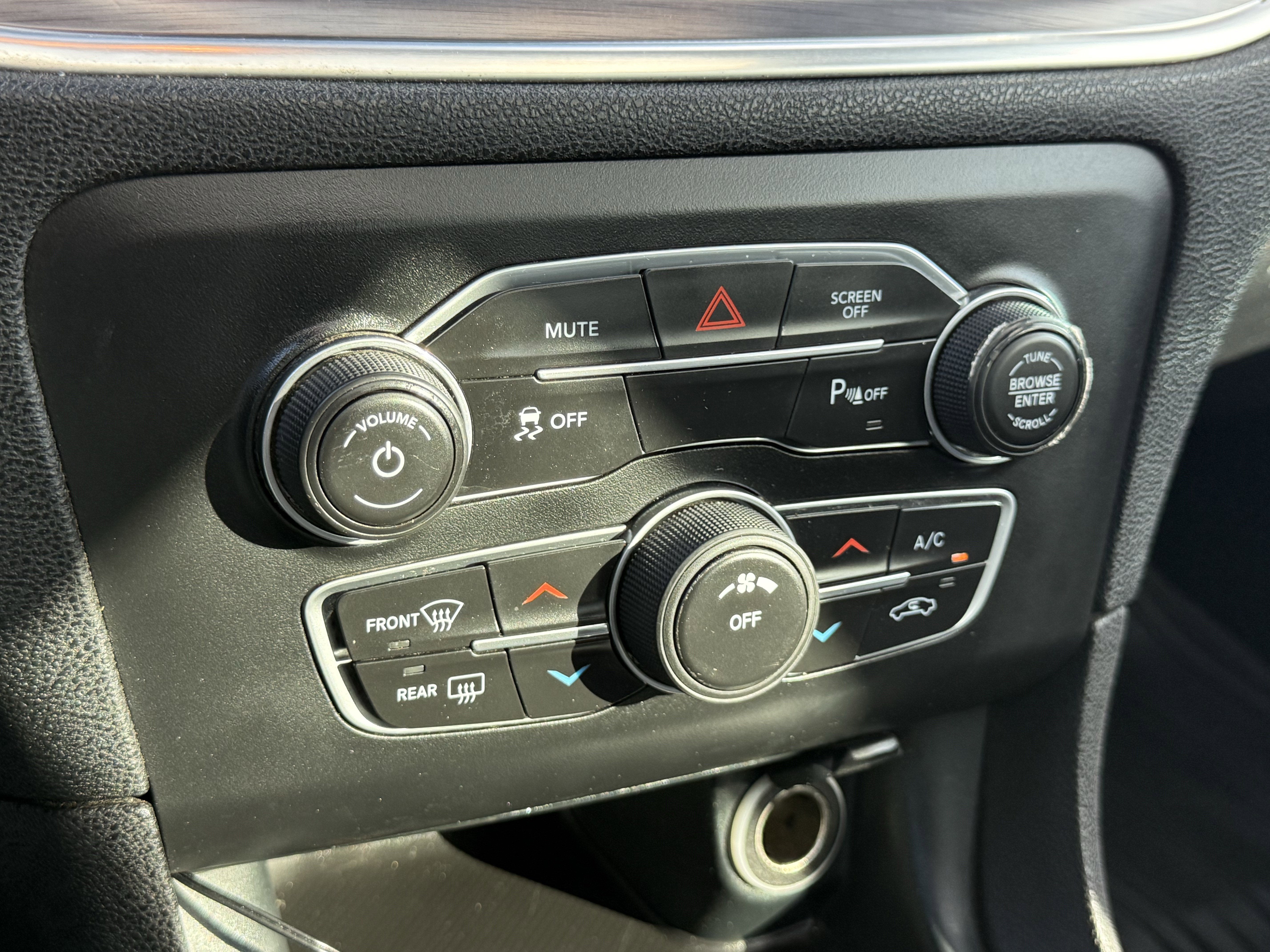 2017 Dodge Charger SE RWD