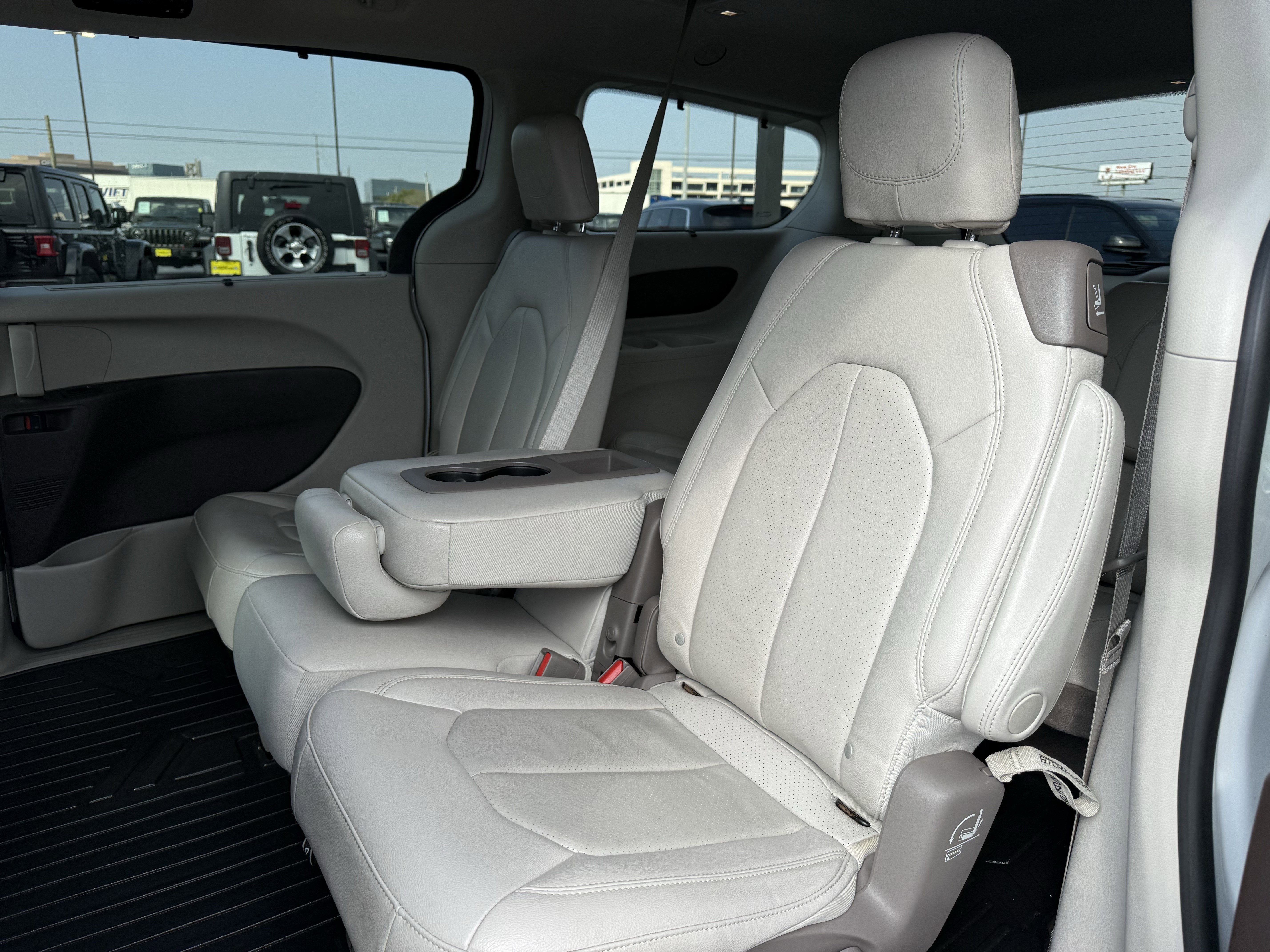 2021 Chrysler Pacifica Touring L