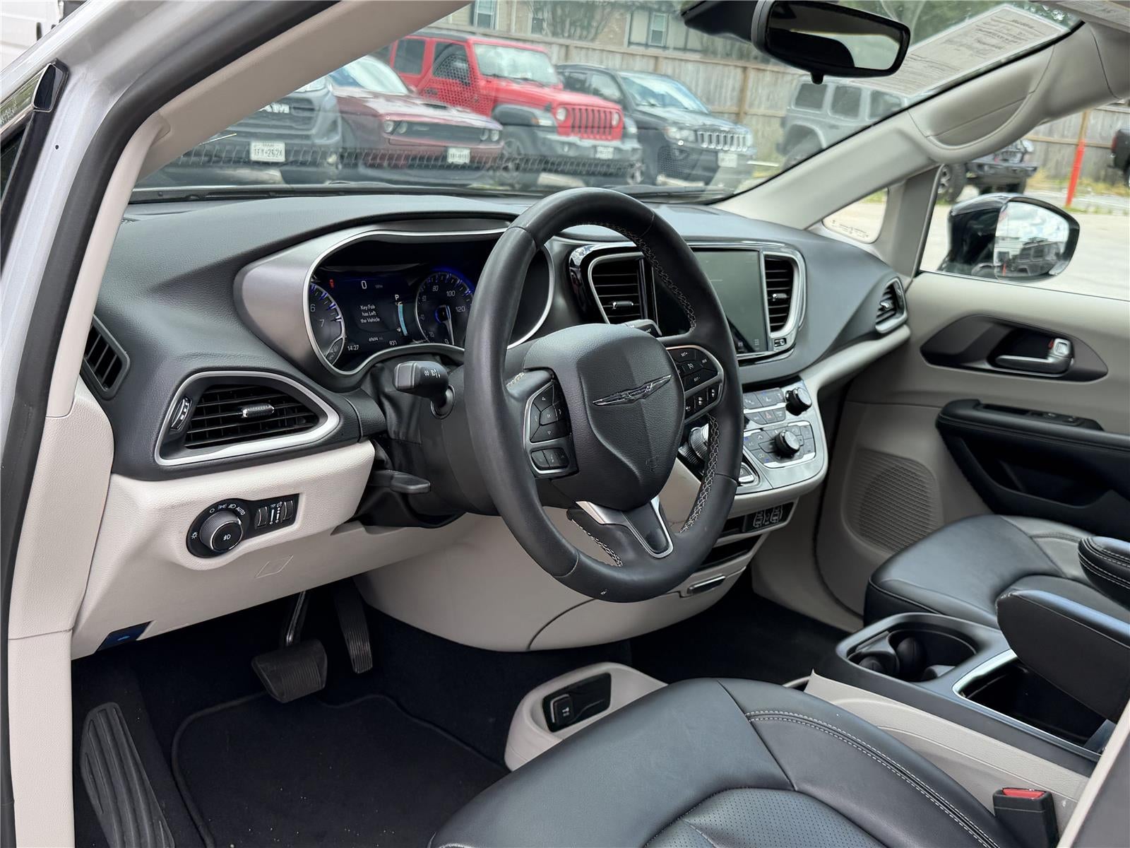 2024 Chrysler Pacifica Touring L