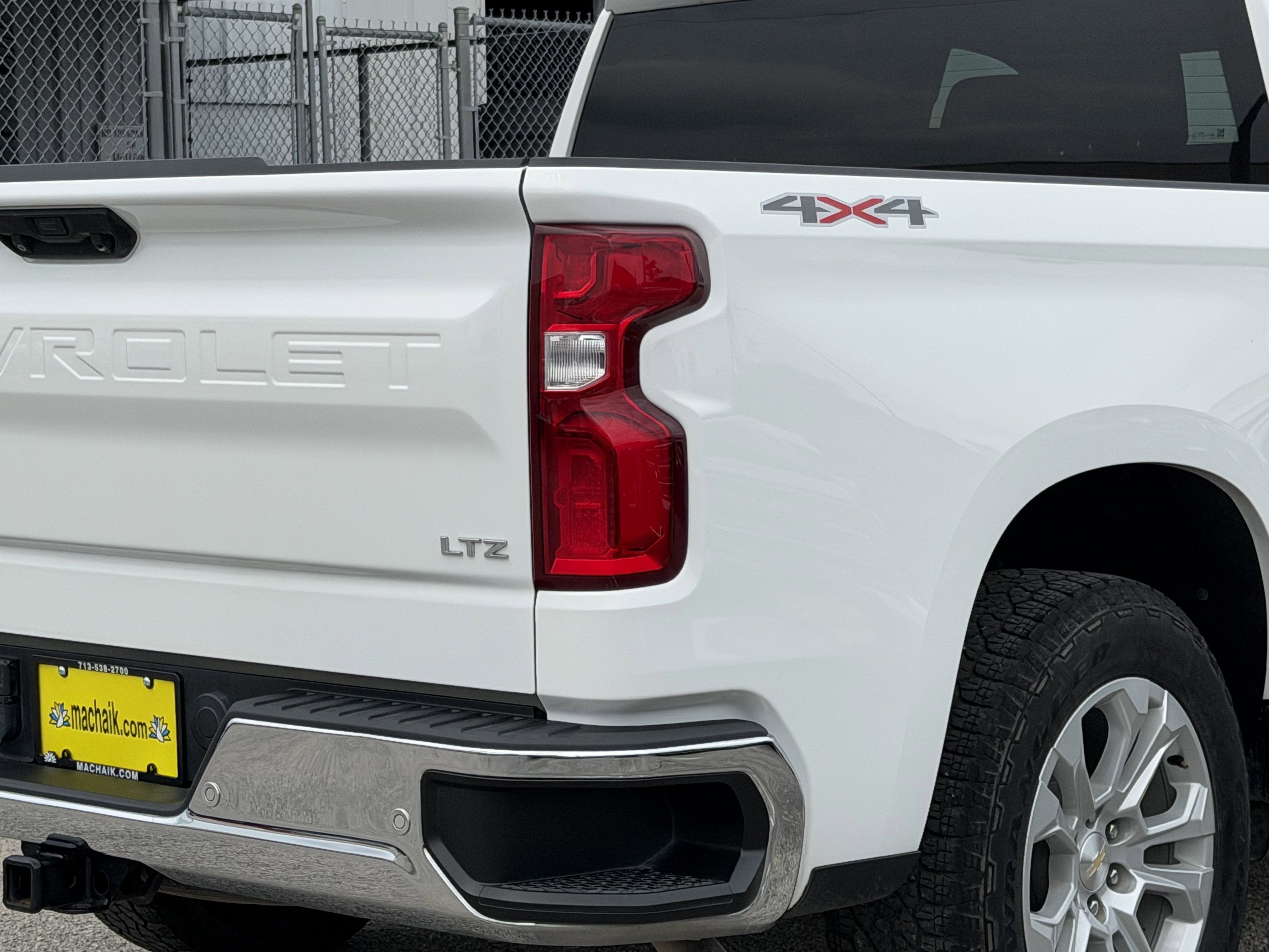 2023 Chevrolet Silverado 1500 4WD Crew Cab Short Bed LTZ