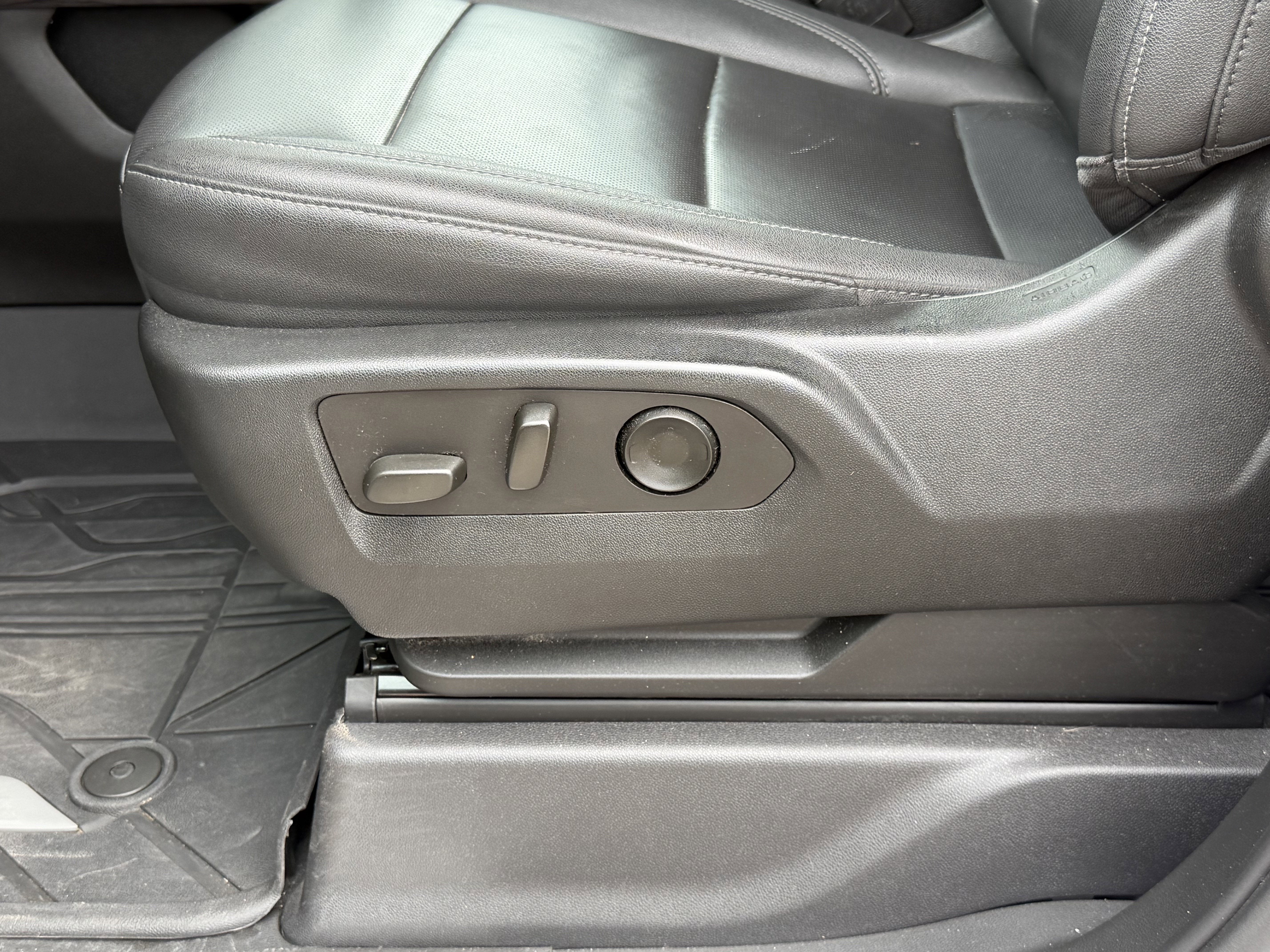 2023 Chevrolet Silverado 1500 4WD Crew Cab Short Bed LTZ