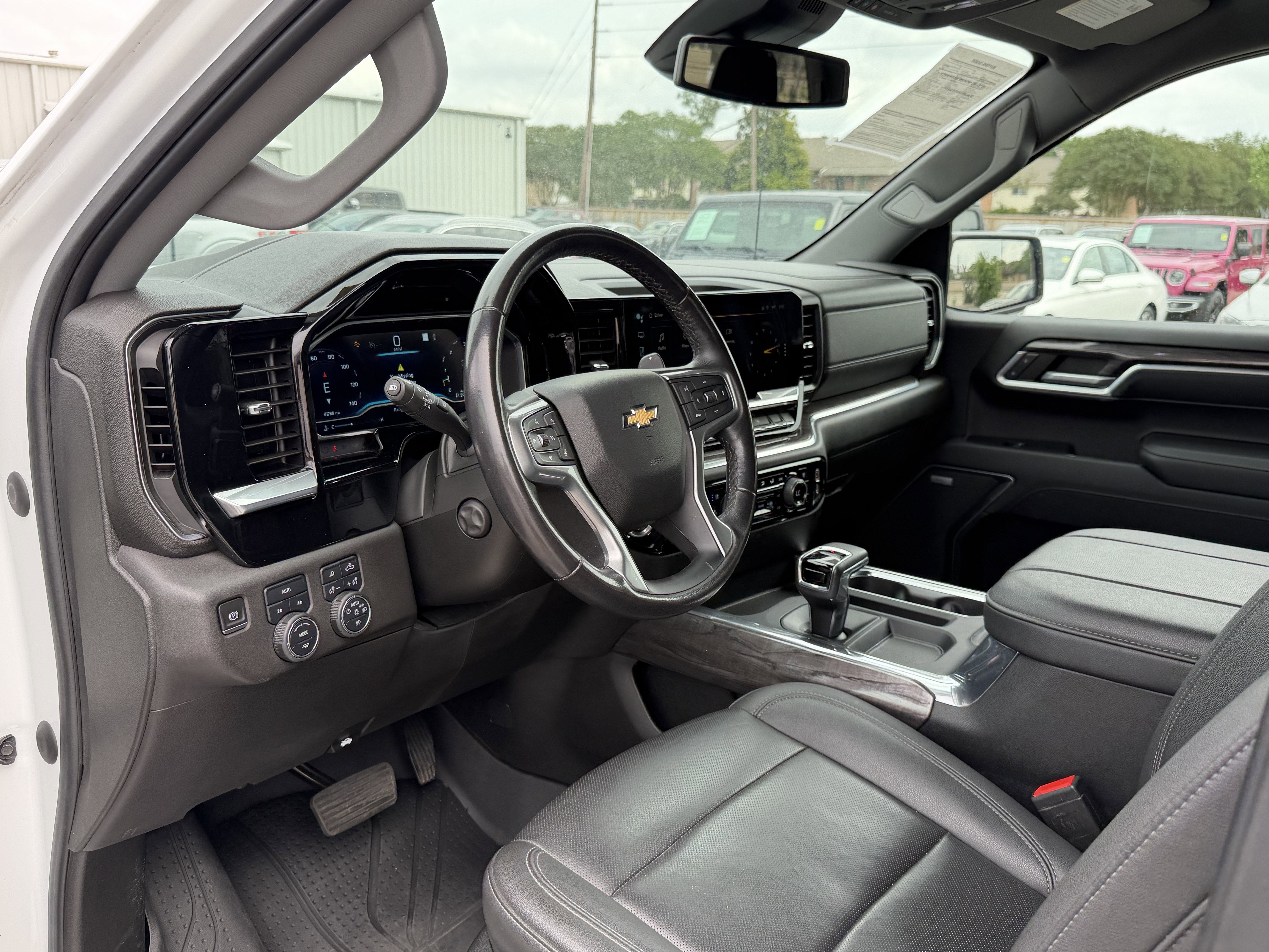 2023 Chevrolet Silverado 1500 4WD Crew Cab Short Bed LTZ