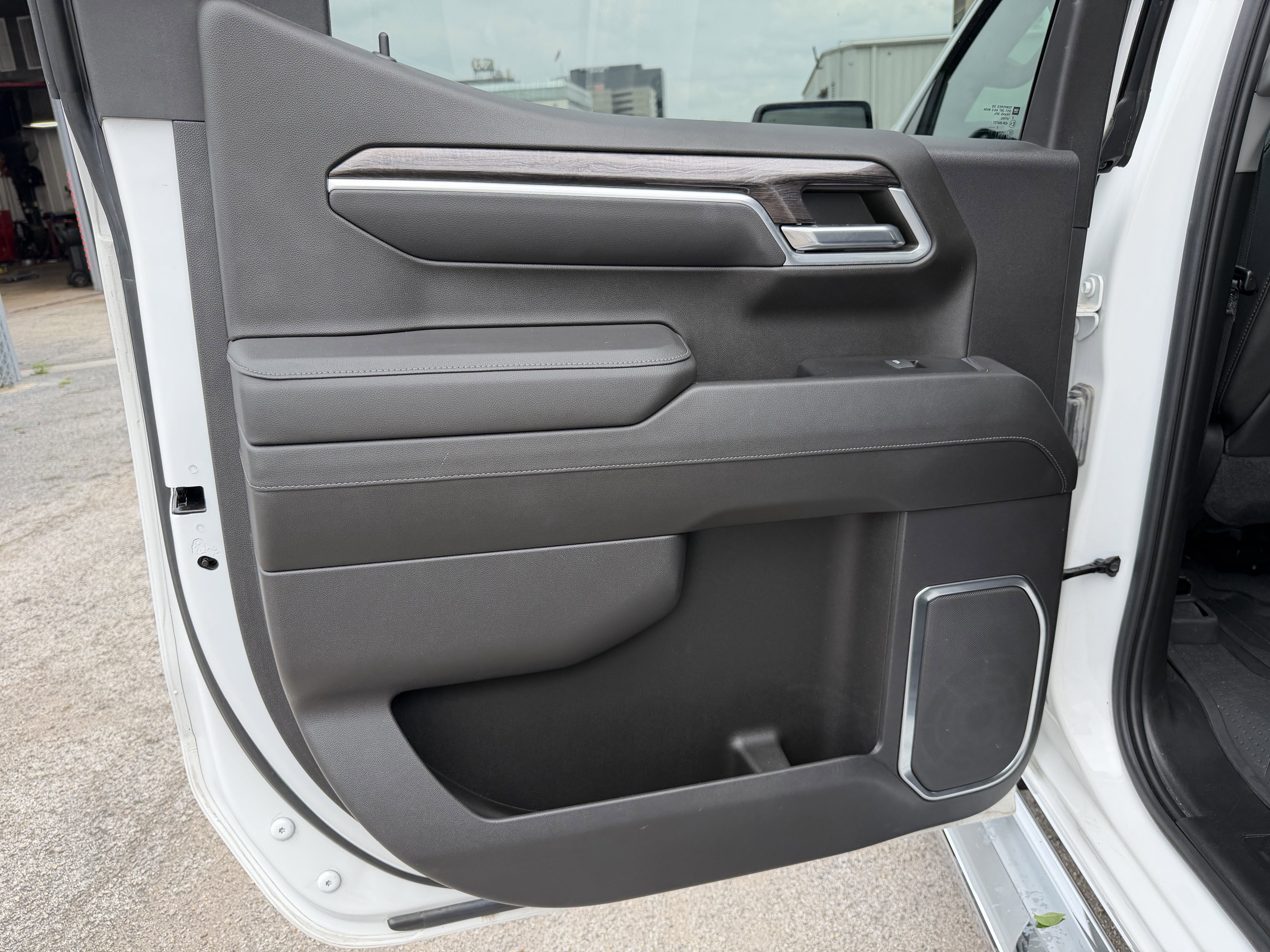 2023 Chevrolet Silverado 1500 4WD Crew Cab Short Bed LTZ